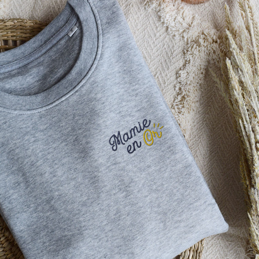 Juste Un T-shirt Sweats Brodés Mamie en Or Sweat brodé