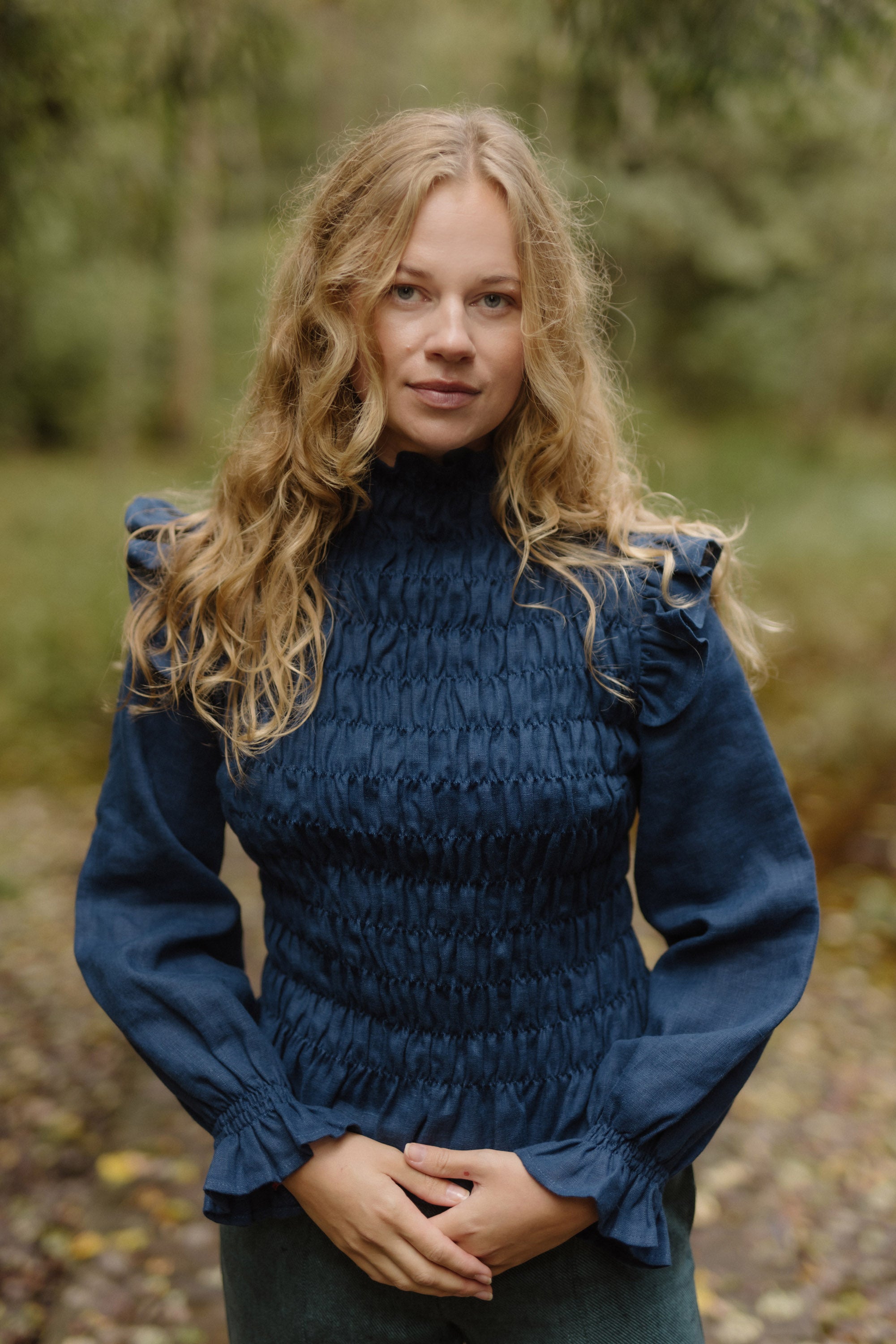 Laumė linen Linen Tops Barbora haut à volants manches longues lin stonewashed