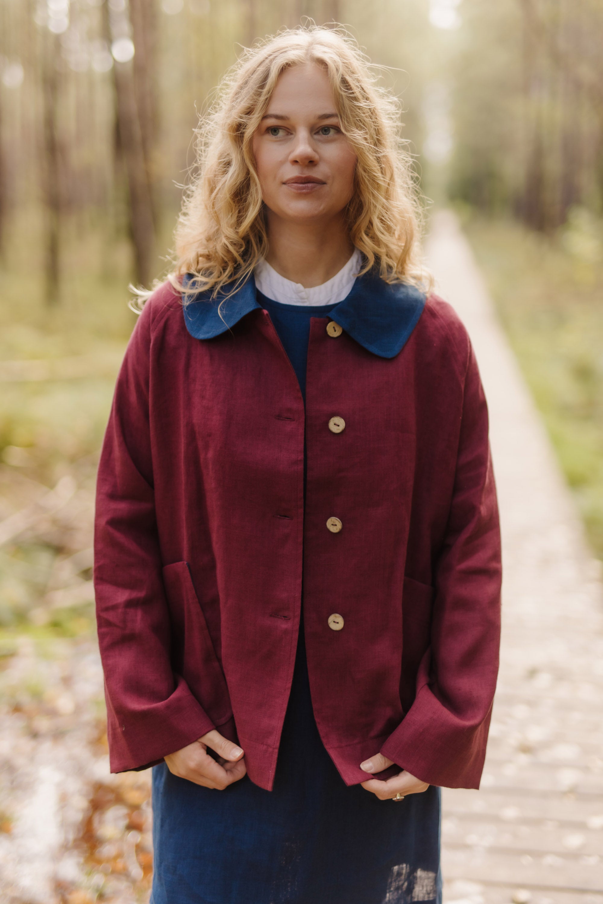 Laumė linen Linen Jackets Kate veste oversize en lin bleu profond