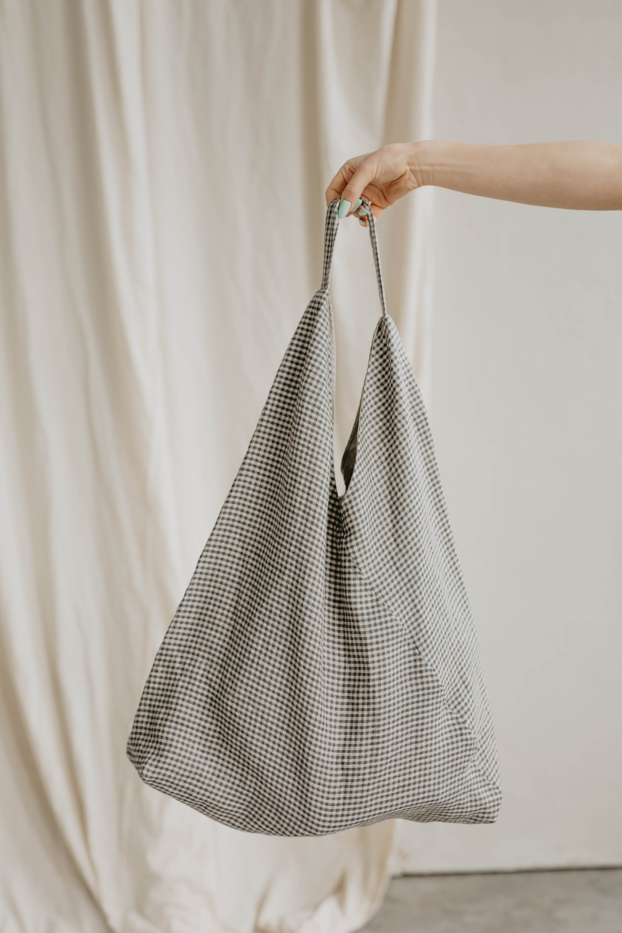 Laumė linen Linen Accessories Linen shopping bag grand sac en lin à carreaux rouges