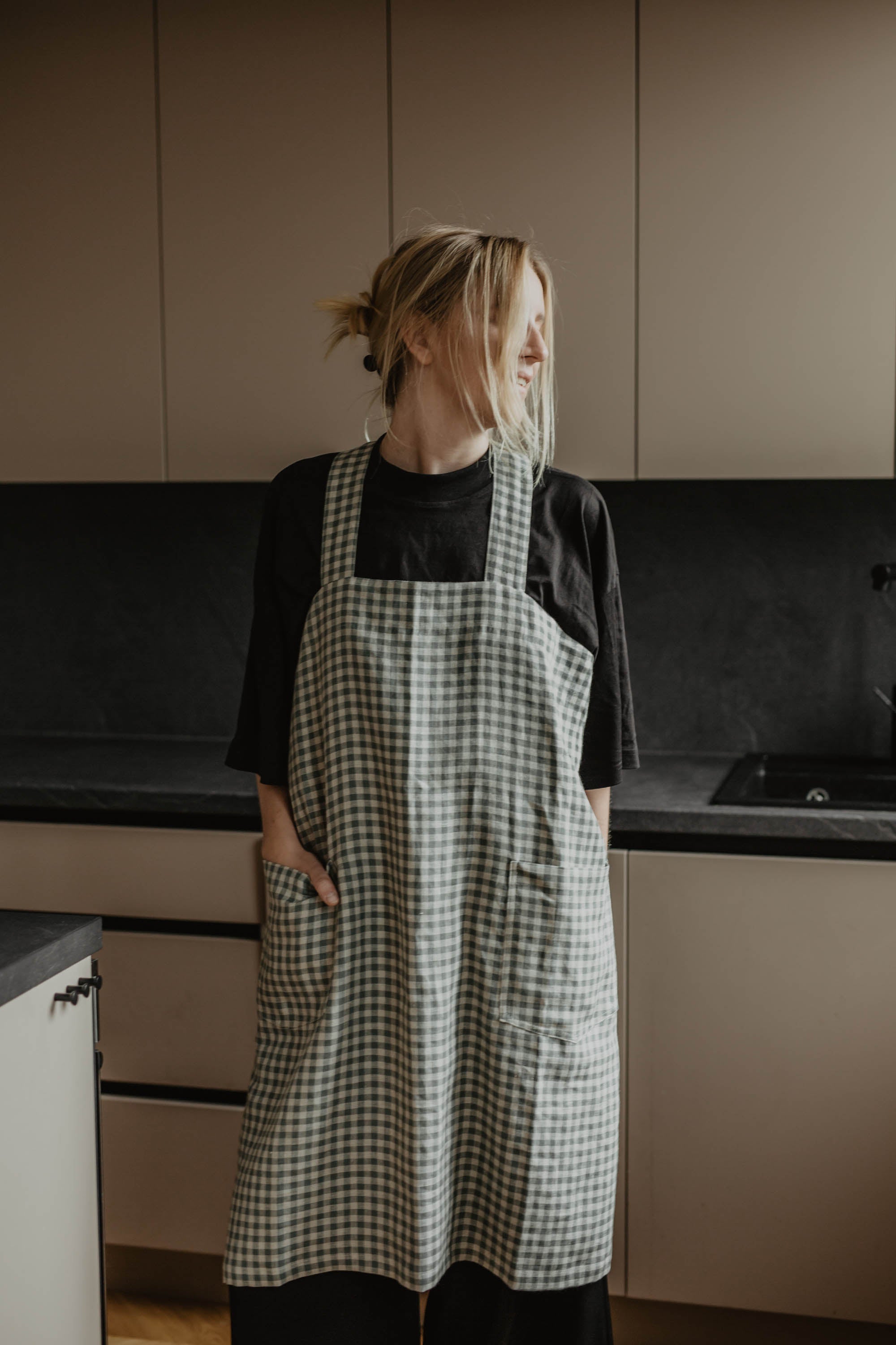 Laumė linen Home Edit DIRVOLIRA tablier japonais en lin à bretelles croisées, 2 poches