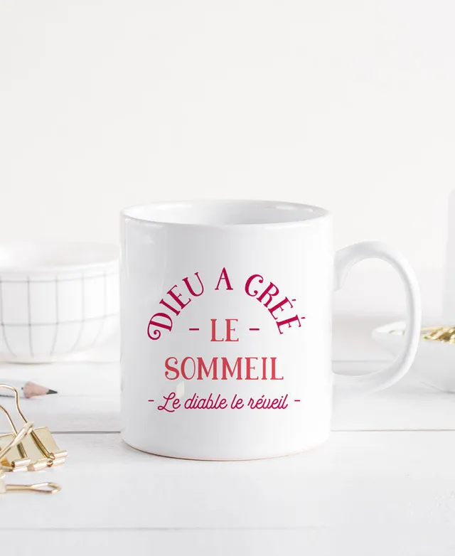 Juste Un T-shirt Mugs Dieu a créé le sommeil mug anse classique