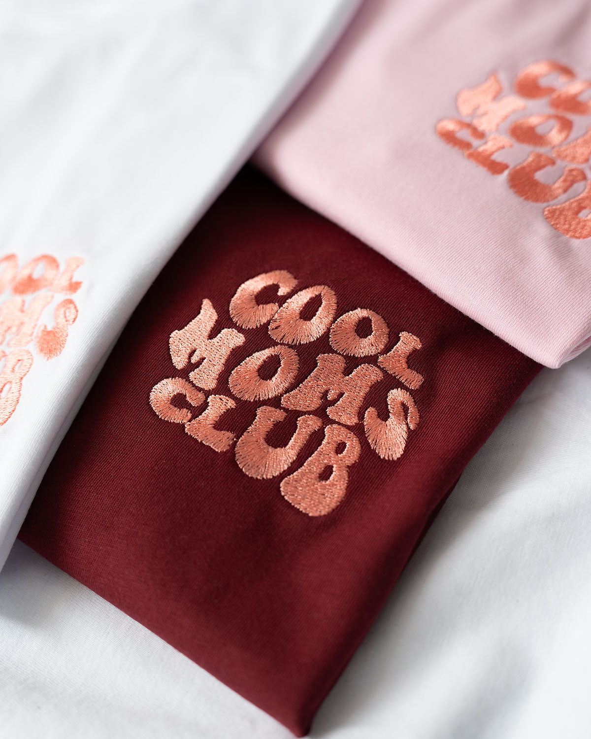 Juste Un T-shirt T-shirts Brodés Cool Moms Club t-shirt brodé coton bio