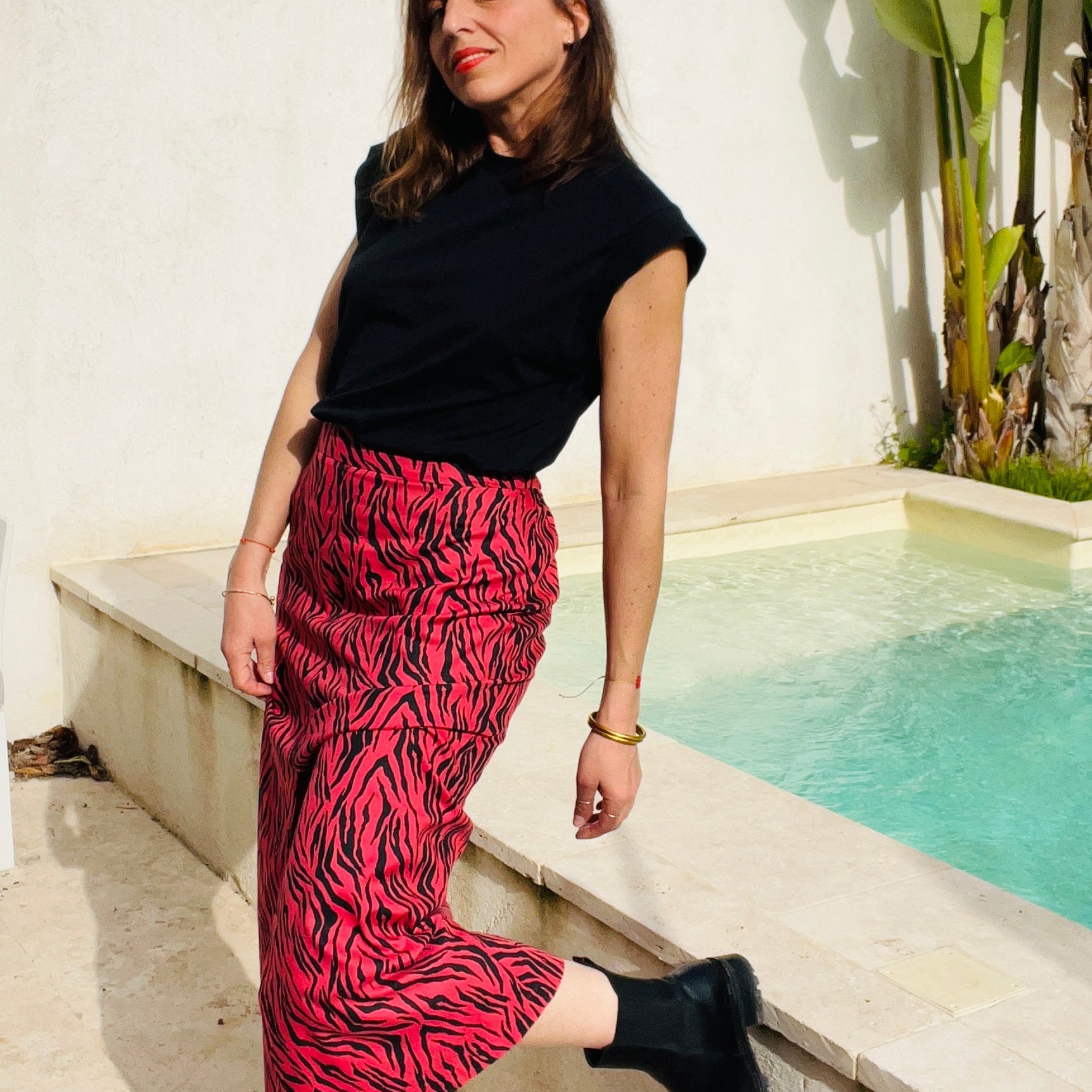 PANTRUCHE Jupes JUDY jupe midi rouge zèbre S–L en viscose