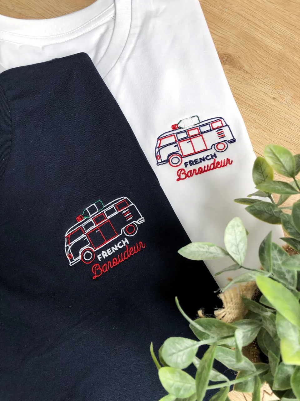 Juste Un T-shirt T-shirts Brodés French Baroudeur T-shirt brodé blanc coton bio