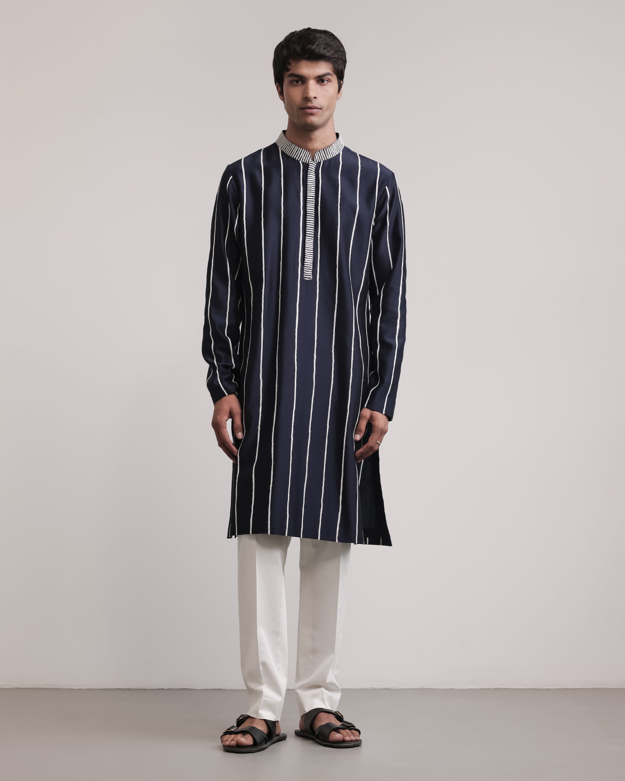 COUNTRYMADE Kurtas Frayed Stripes Kurta Set ensemble kurta rayé sur commande