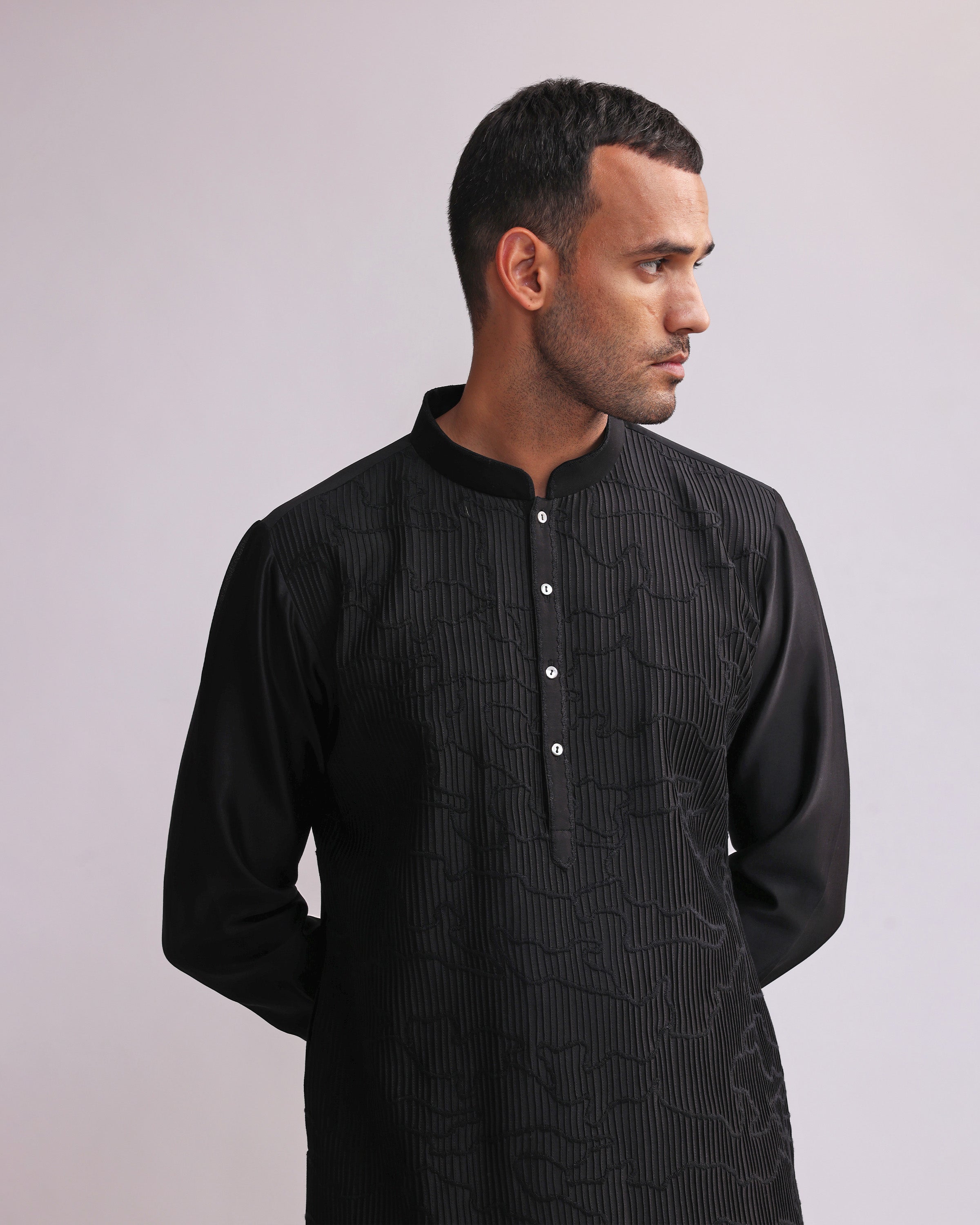 COUNTRYMADE Kurtas Contour Line Pin Tucks Embroidered Kurta Set brodé 2 pièces