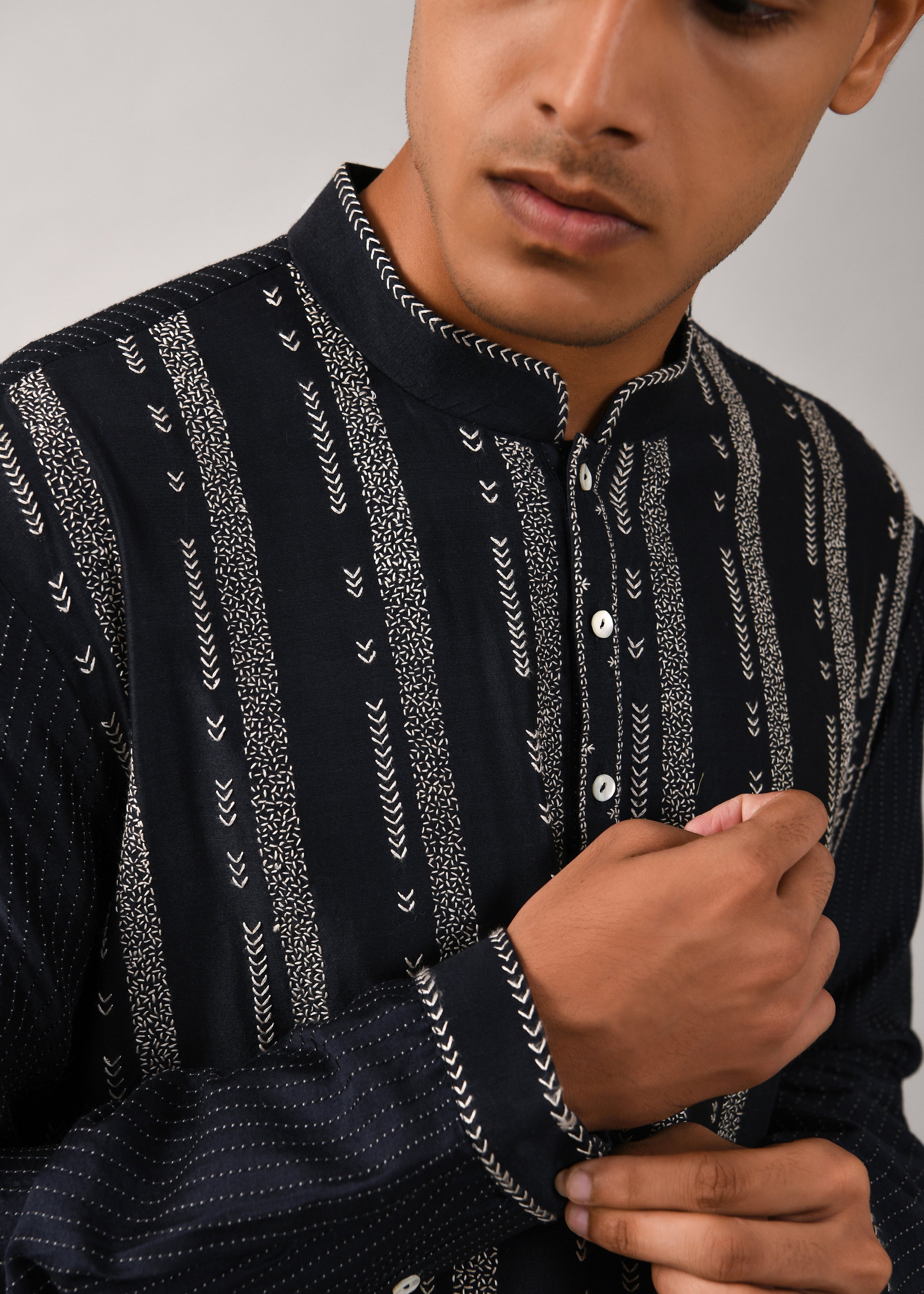 COUNTRYMADE Kurtas Contrail Hand Embroidered Kurta Set ensemble chanderi bleu marine