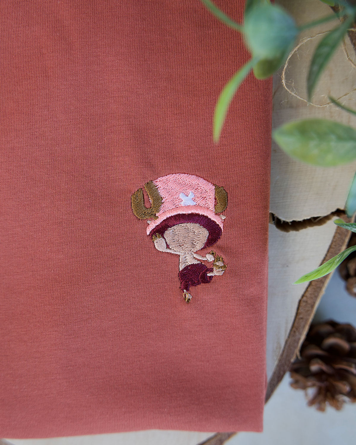 Juste Un T-shirt T-shirts Brodés Tony Tony Chopper t-shirt blanc brodé coton biologique