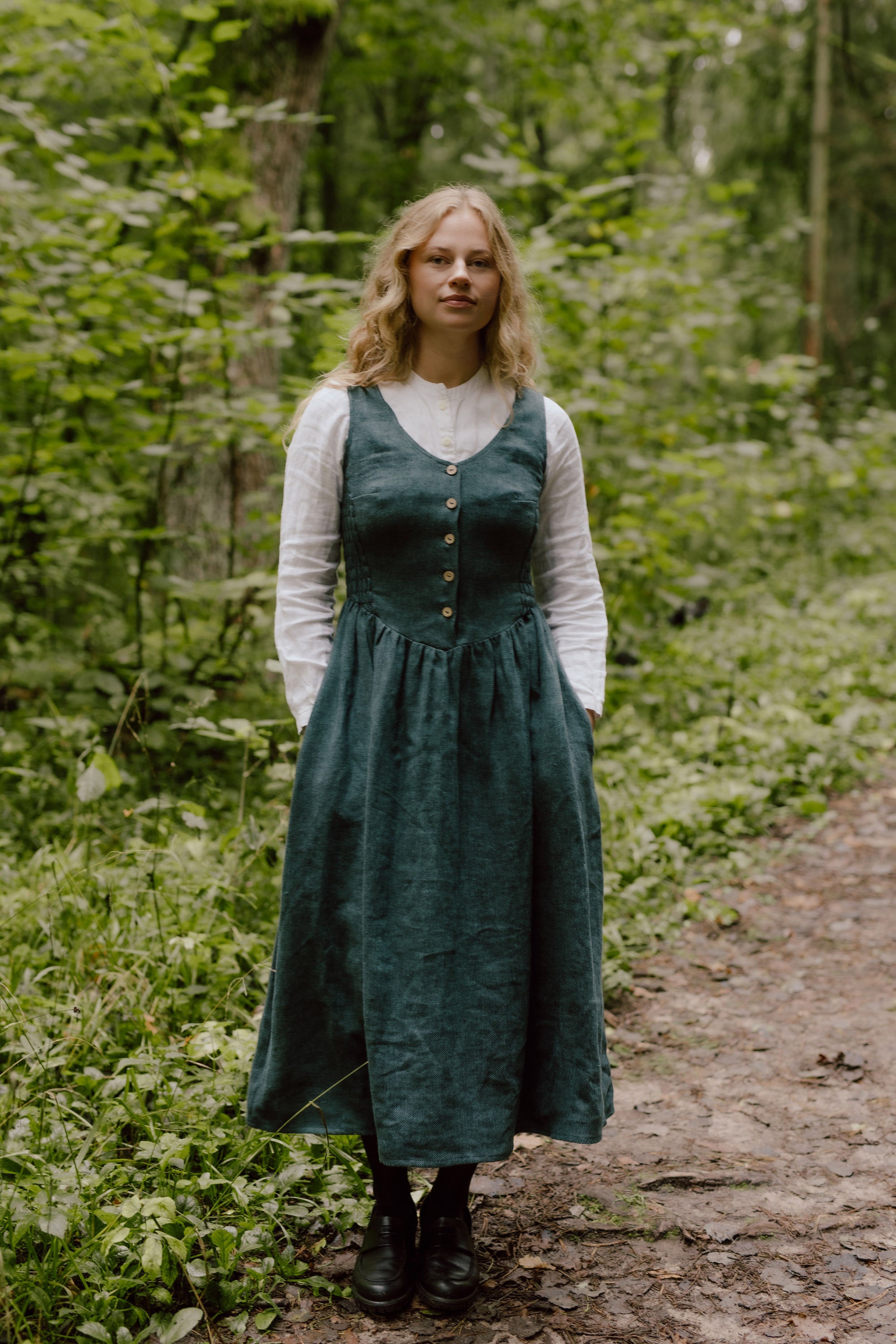 Laumė linen Linen Dresses Enola robe en lin bleu profond