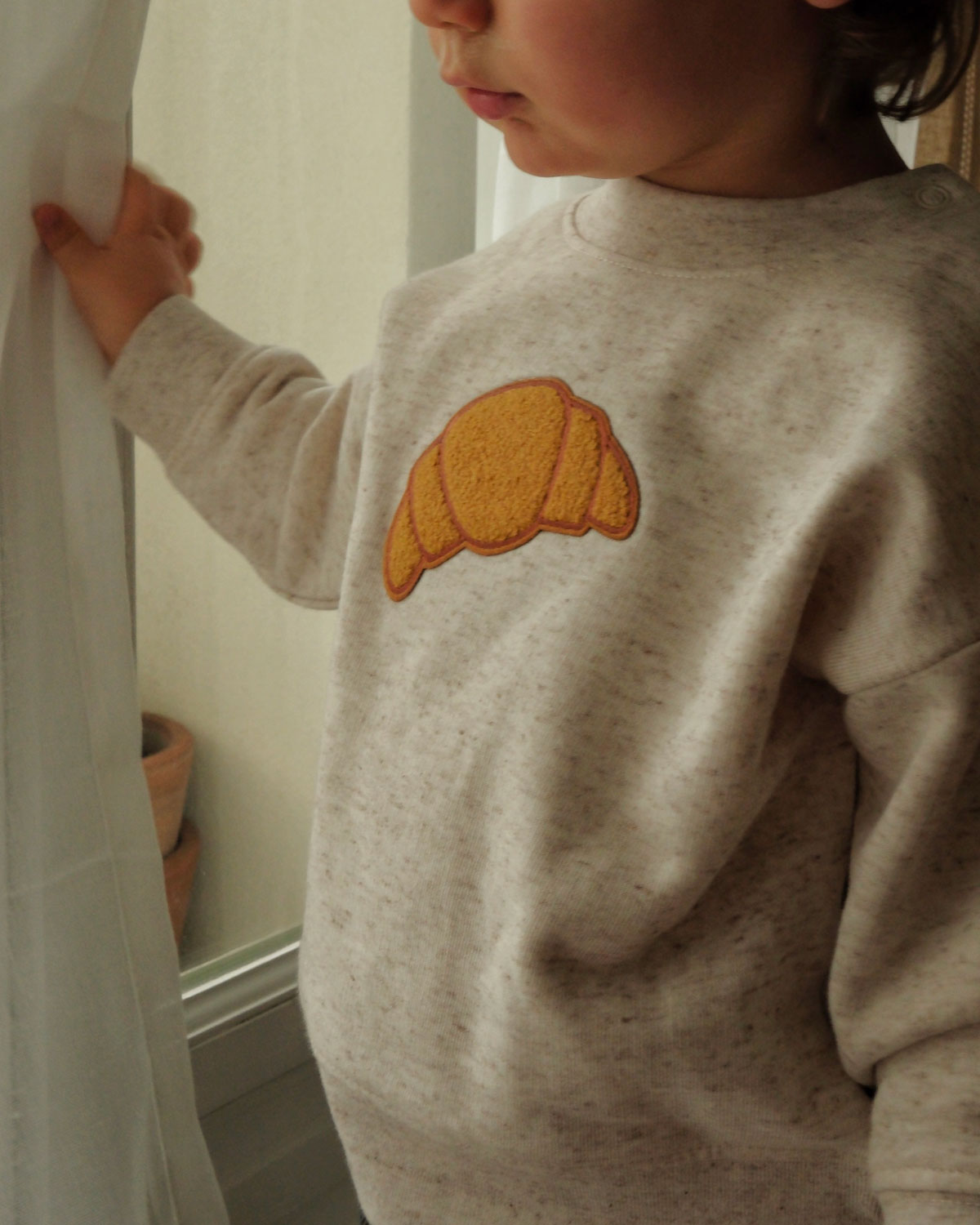 Juste Un T-shirt Bébé Sweat Brodé Bébé Croissant sweat coton bio
