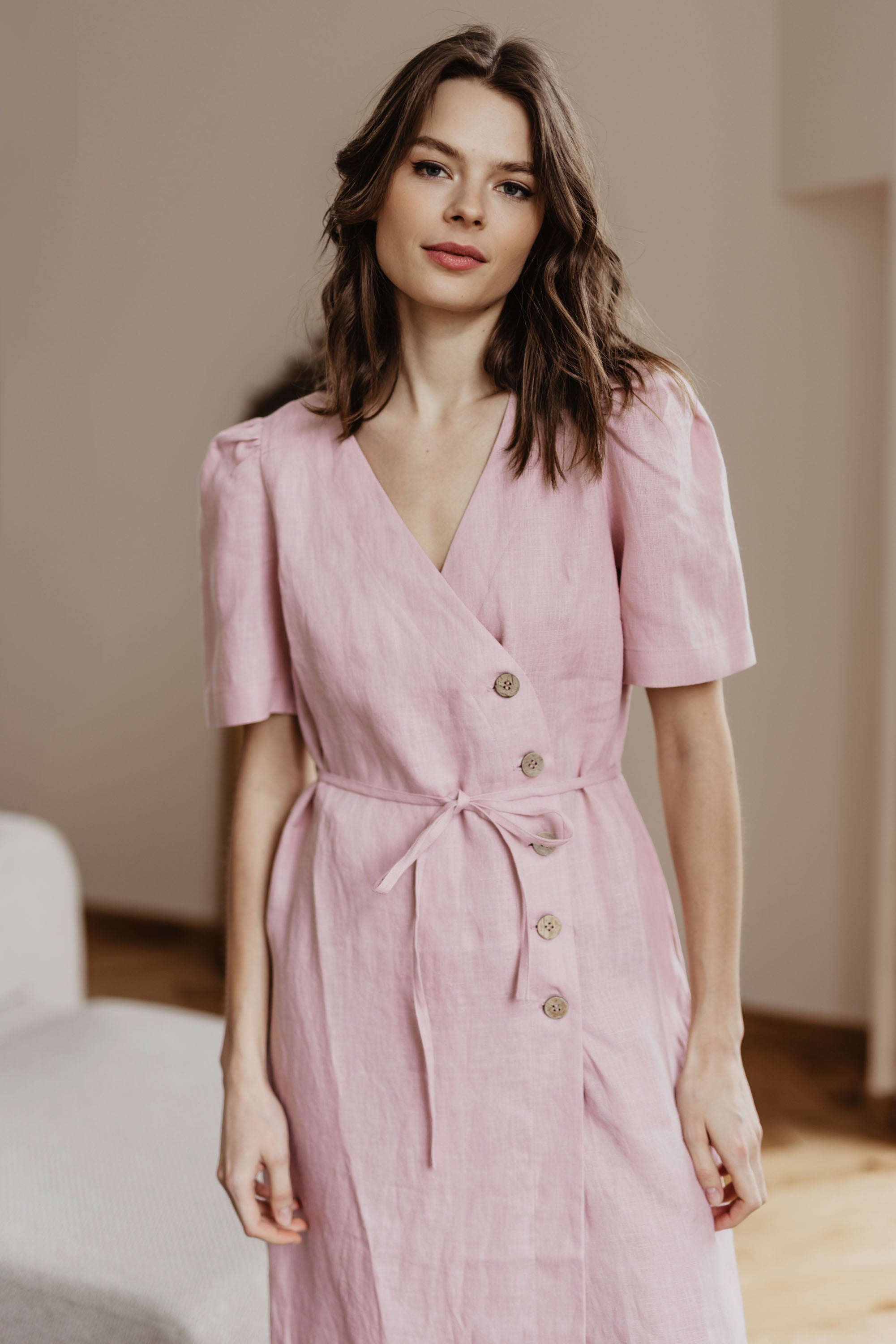 Laumė linen Linen Dresses Smiltyne robe portefeuille en lin femme rose poudré