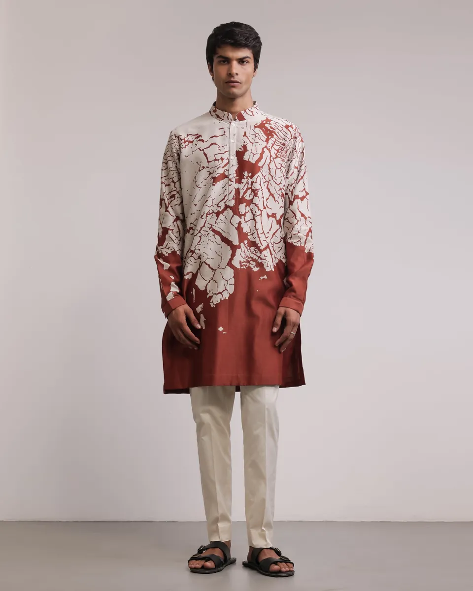 COUNTRYMADE Kurtas Wall Crack Kurta rouille sur mesure en soie Chanderi