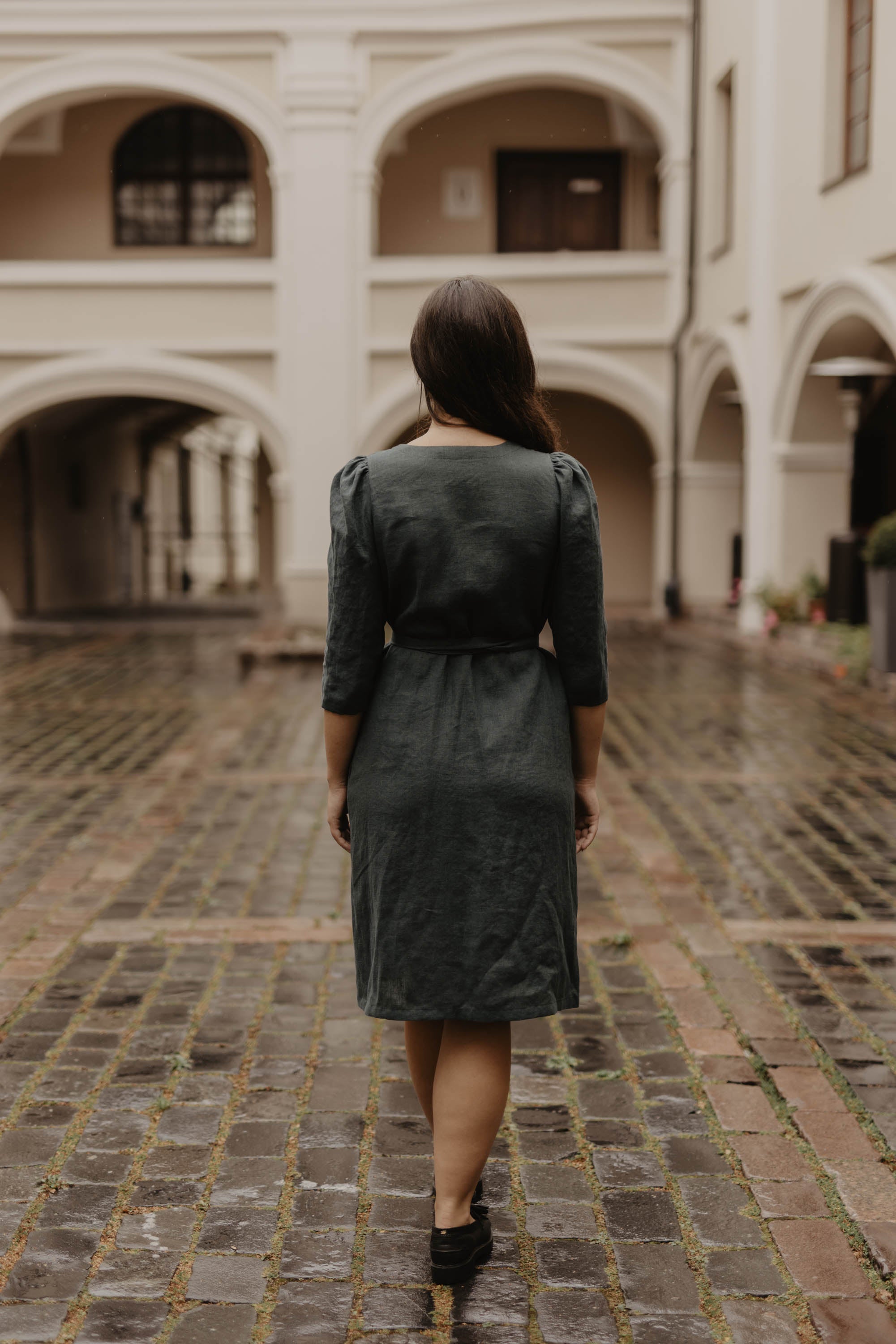 Laumė linen Linen Dresses Piaf robe portefeuille en lin bleu profond