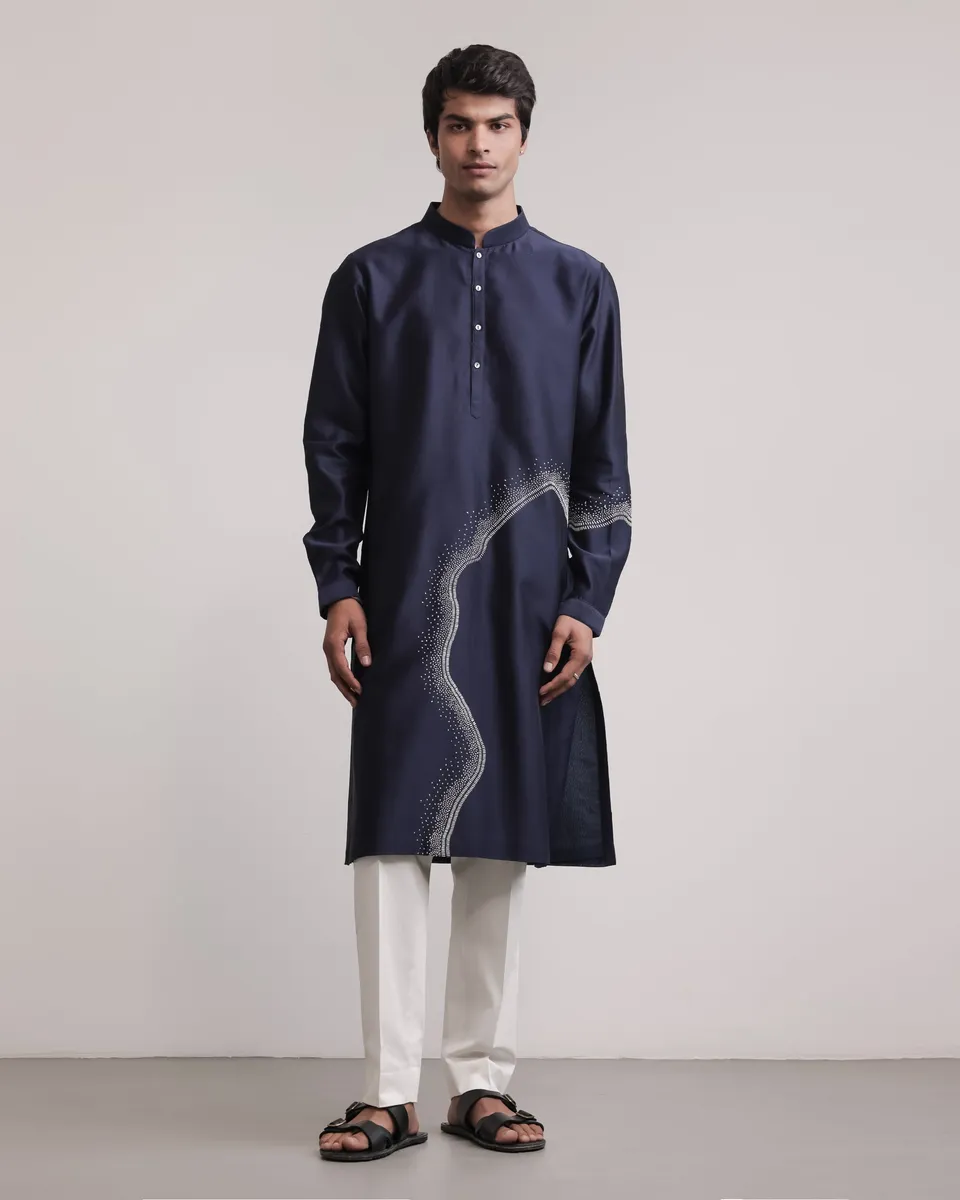 COUNTRYMADE Kurtas Obscured Halo Hand-embroidered Kurta Set ensemble kurta