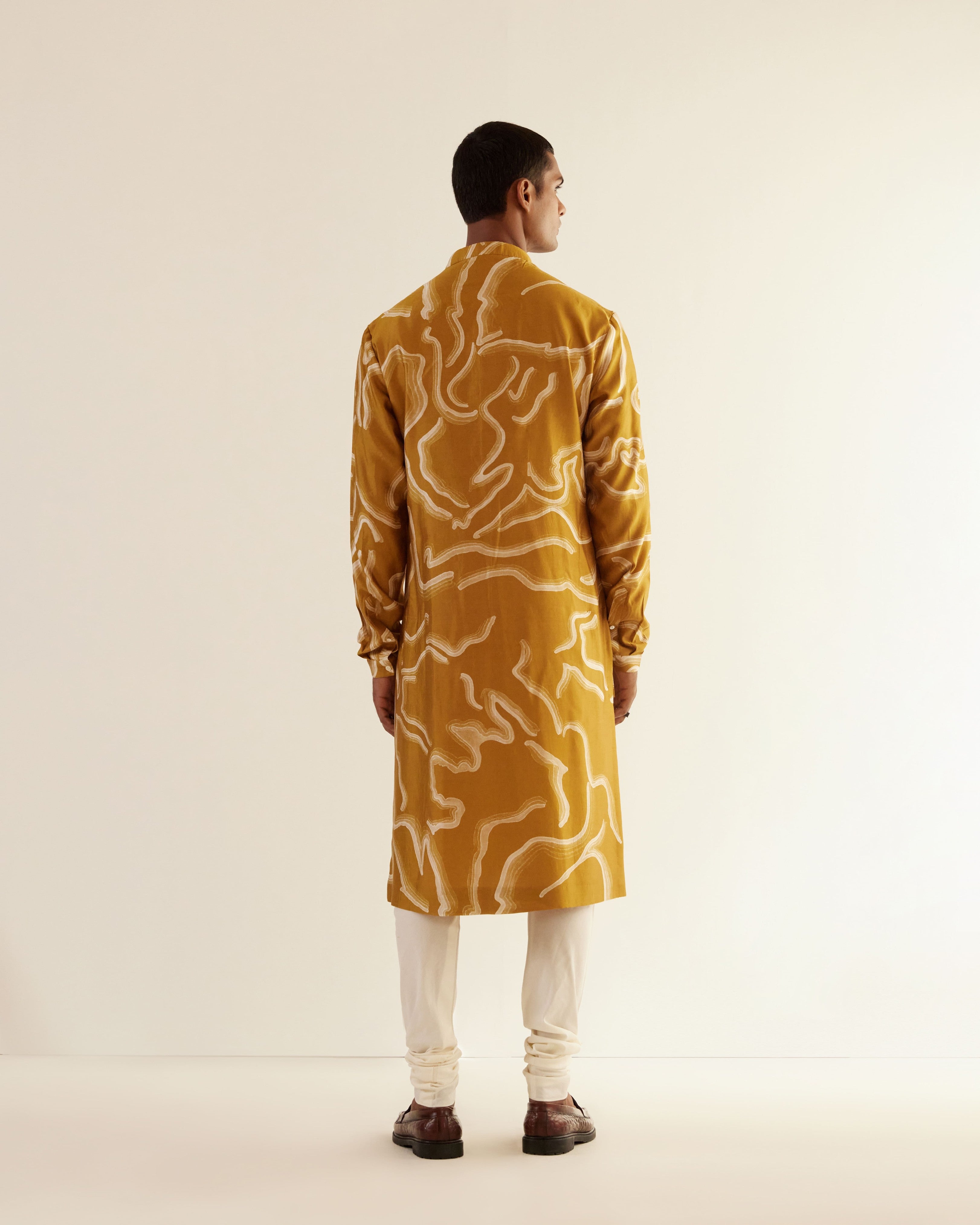 COUNTRYMADE Kurtas Desert Print Silk Kurta kurta en soie moutarde