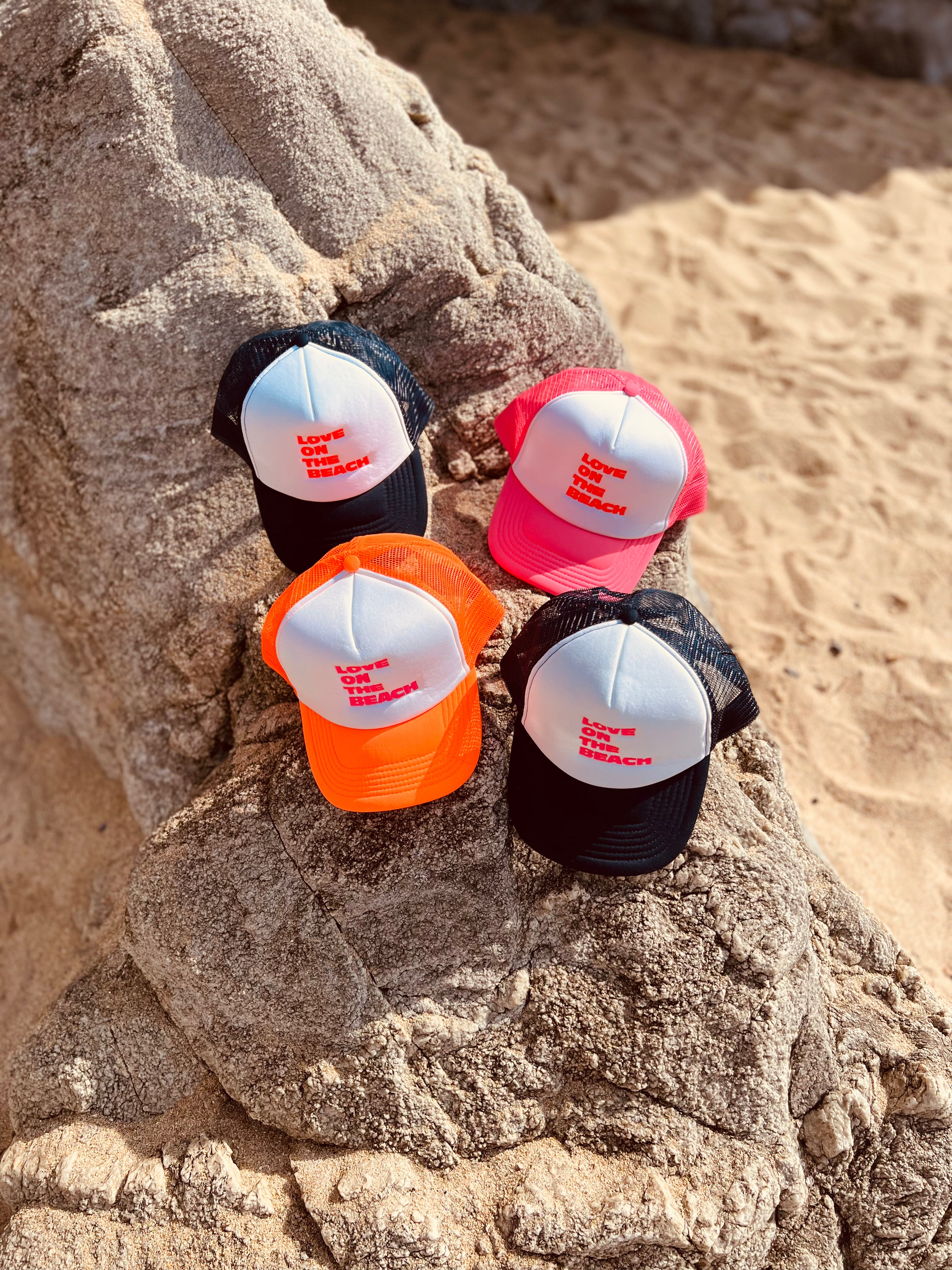 PANTRUCHE Casquettes Casquette LOVE ON THE BEACH orange fluo trucker