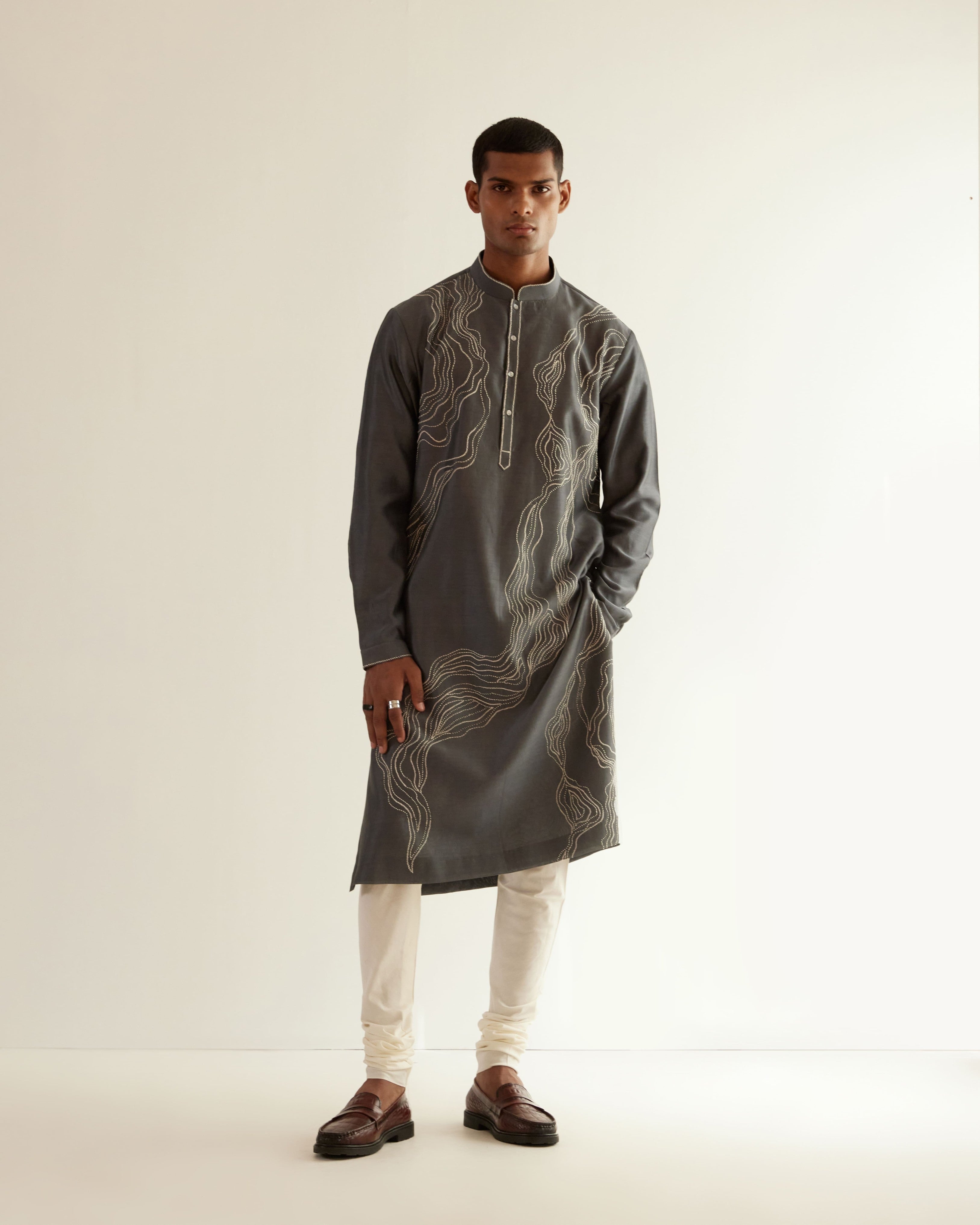 COUNTRYMADE Kurtas Infinity Embroidered Kurta Set ensemble kurta gris anthracite