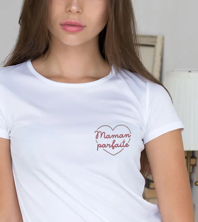 Juste Un T-shirt T-shirts Brodés Maman Parfaite brodé blanc