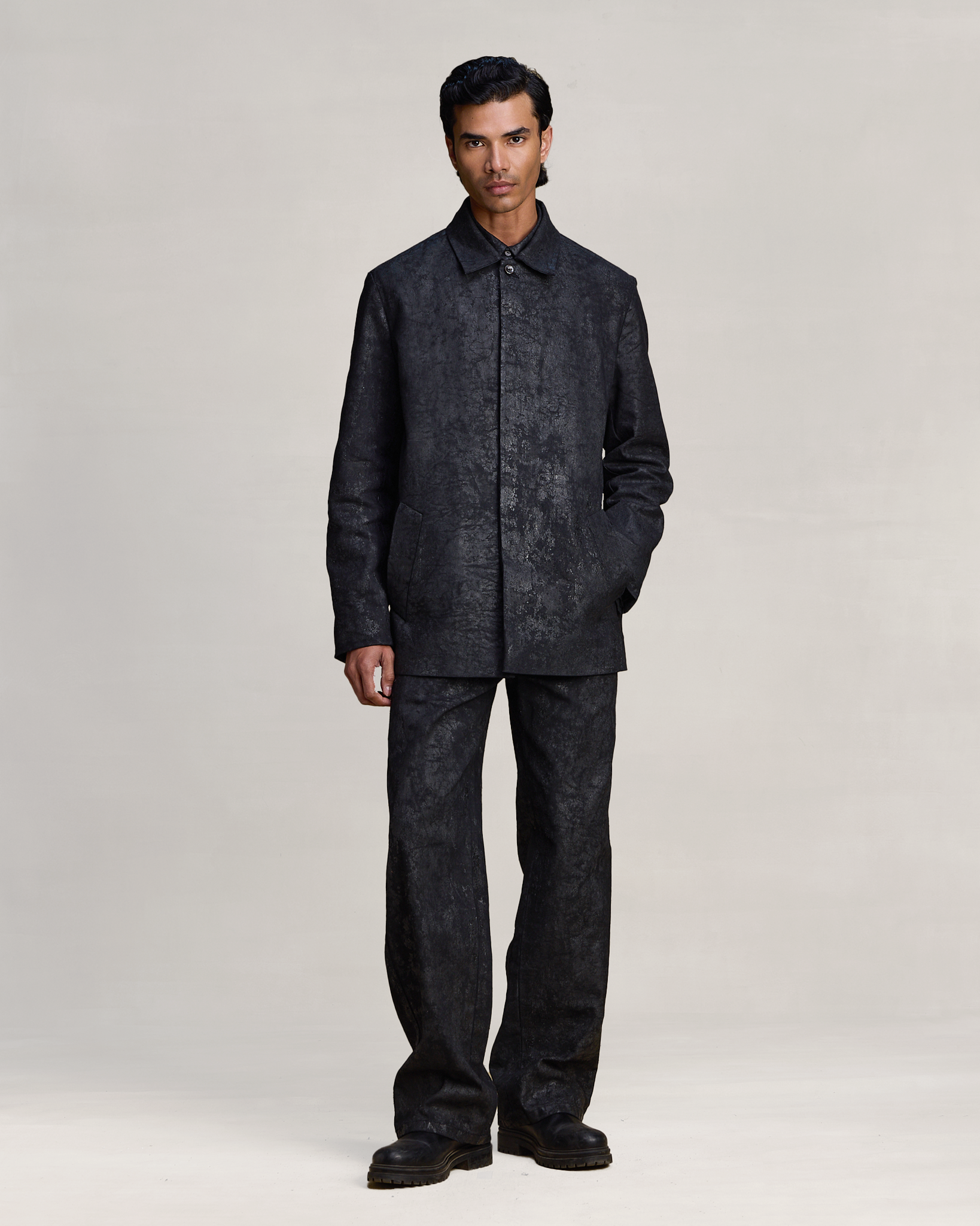 COUNTRYMADE Jackets CORRODE TAR MAC JACKET veste denim effet goudron