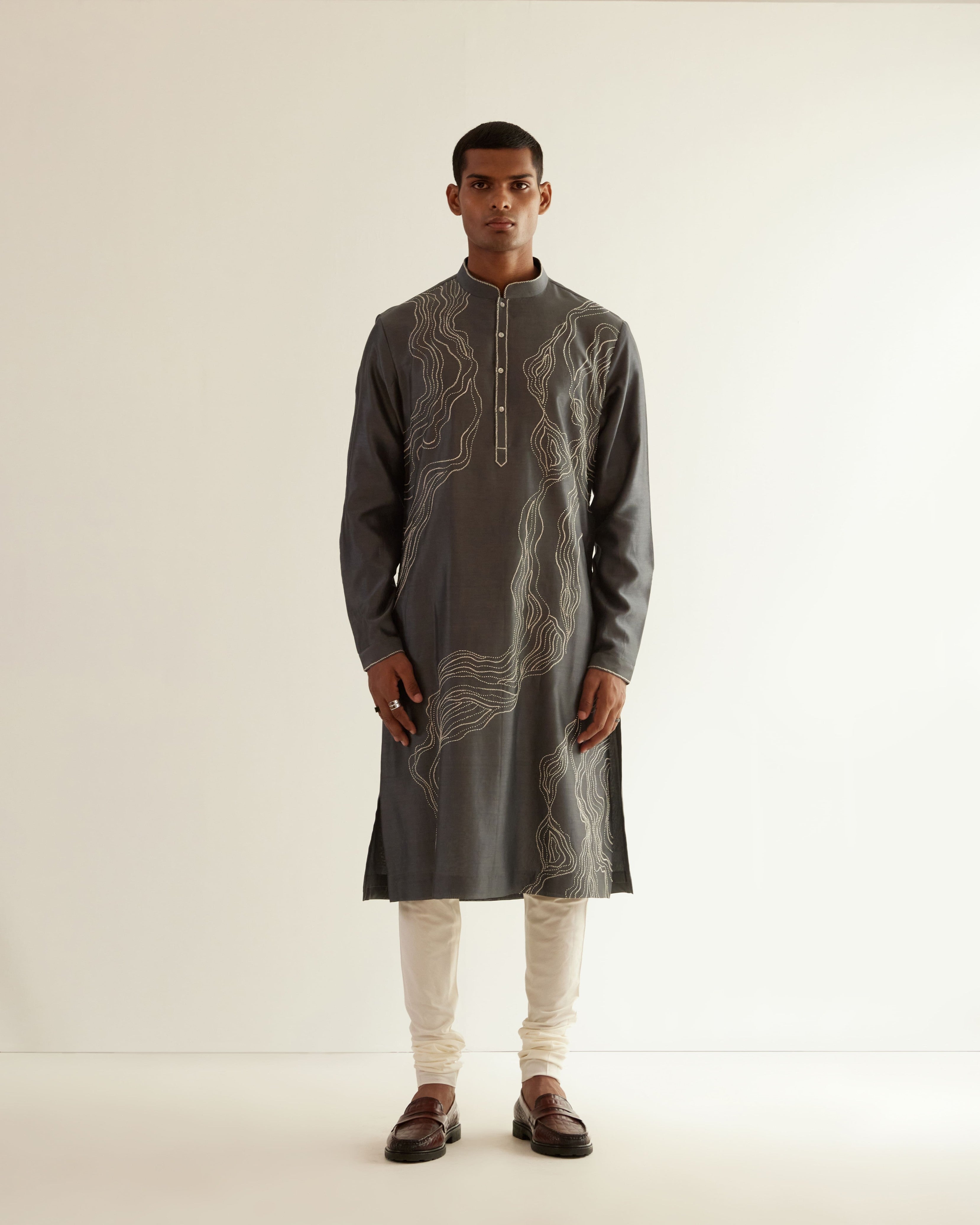 COUNTRYMADE Kurtas Infinity Embroidered Kurta Set ensemble kurta gris anthracite