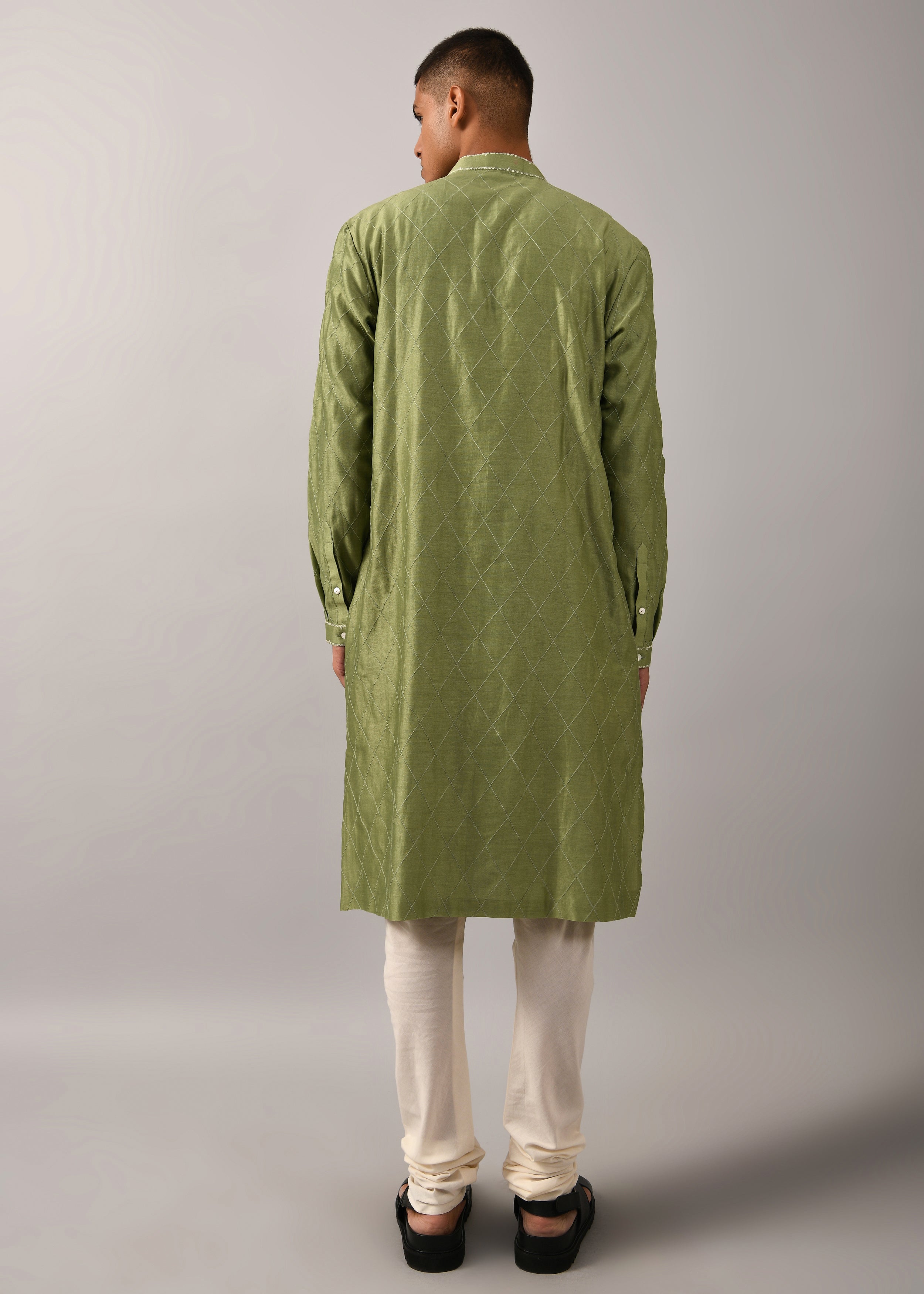 COUNTRYMADE Kurtas Diamond Pattern Hand Embroidered Kurta Set ensemble kurta vert sauge