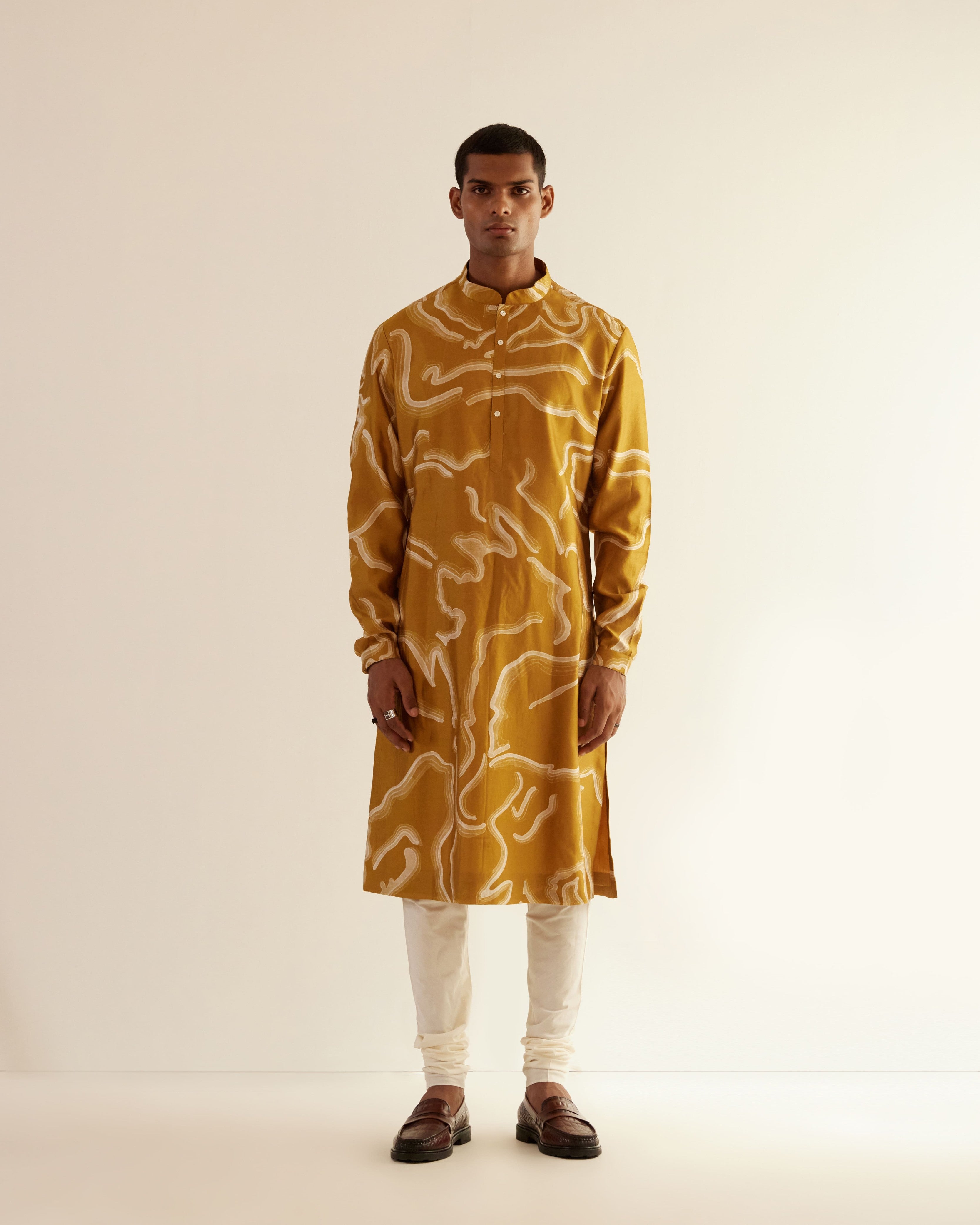 COUNTRYMADE Kurtas Desert Print Silk Kurta kurta en soie moutarde