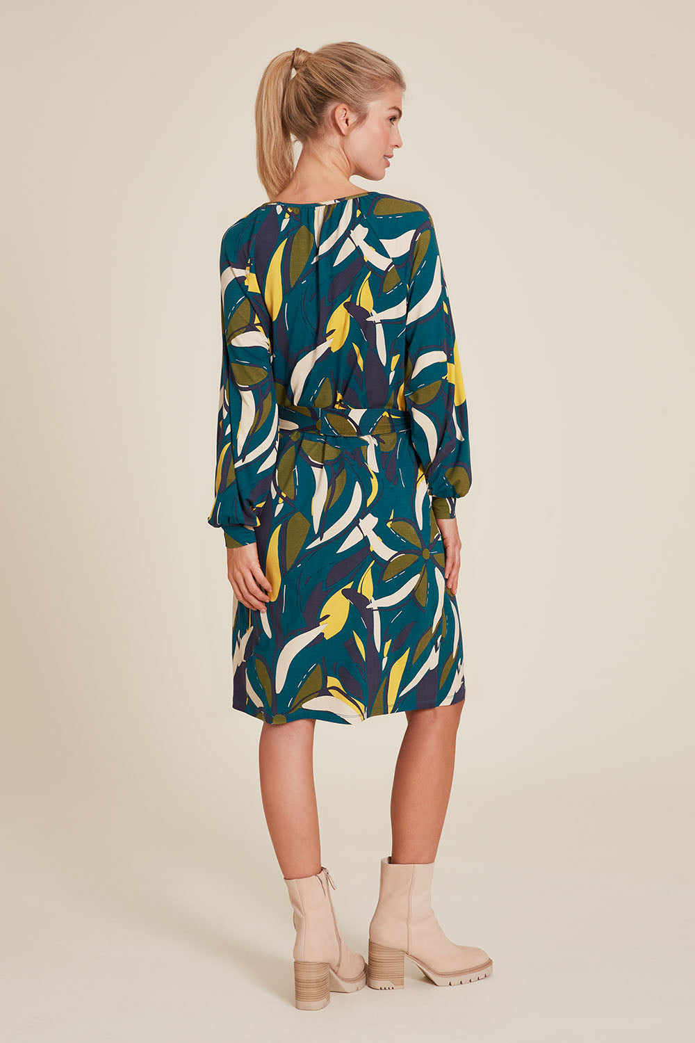 Sourire Multicolore Robes Lily robe imprimée en jersey Ecovero bleu canard
