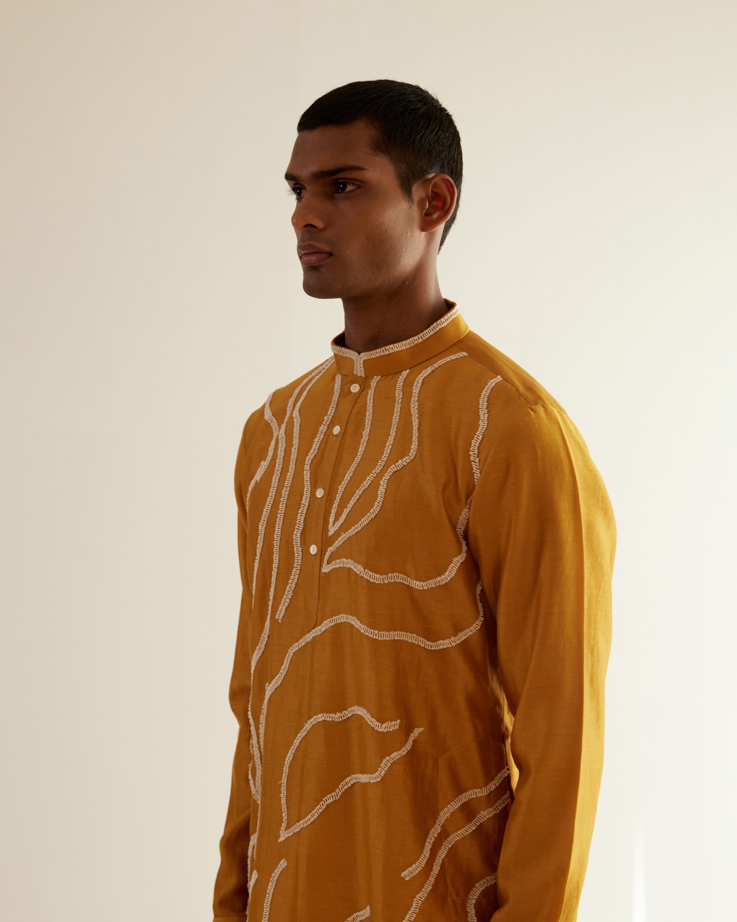 COUNTRYMADE Kurtas DNA Embroidered Kurta Set ensemble kurta moutarde 2 pièces