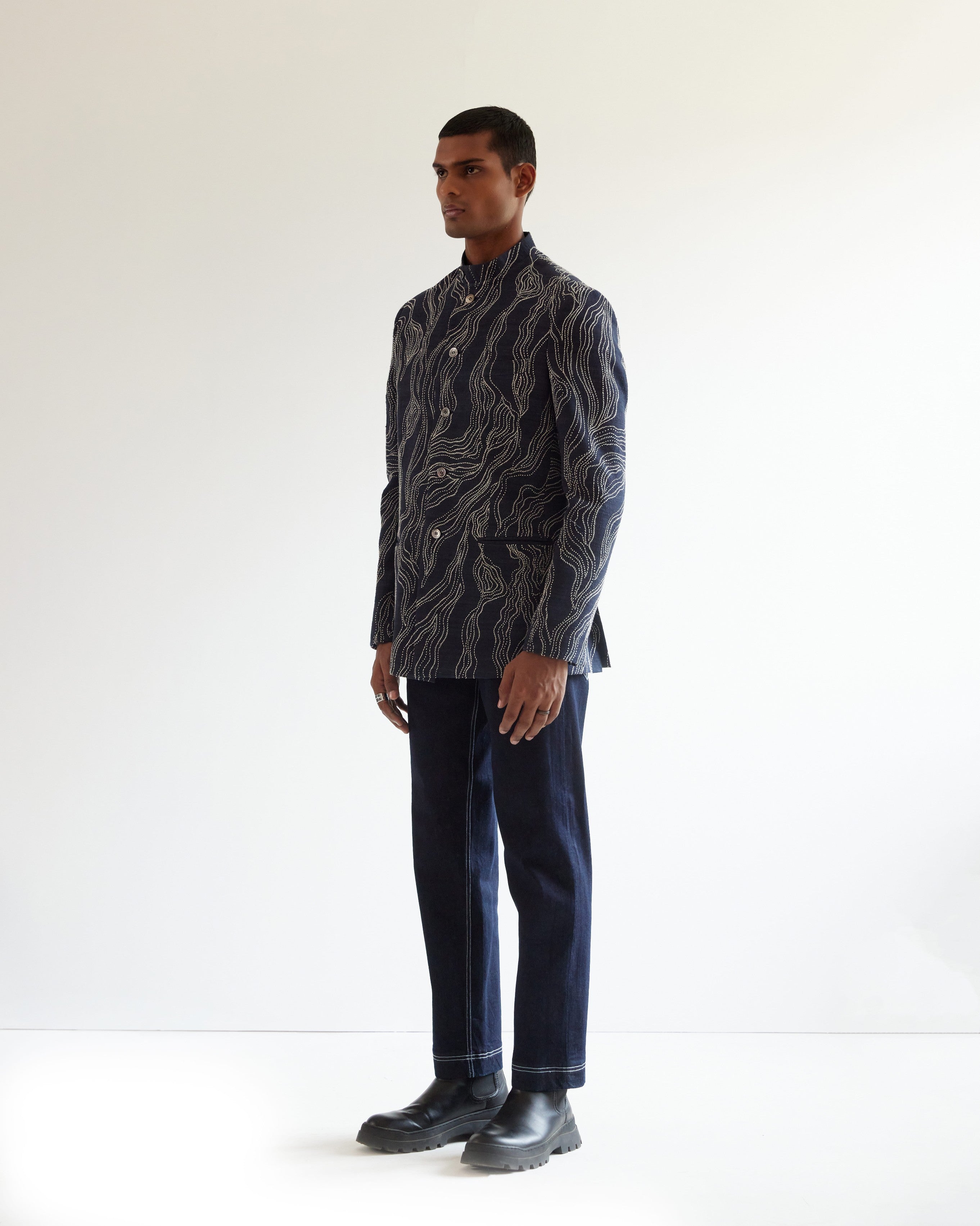 COUNTRYMADE Nehru Jackets Infinity hand-embroidered Bandhgala veste bleu marine en soie