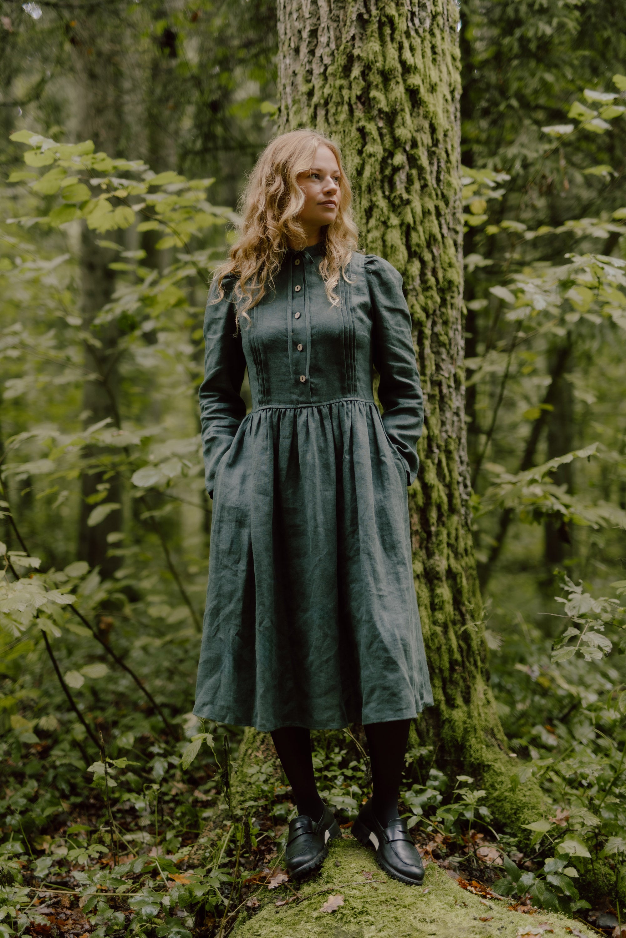 Laumė linen Linen Dresses Greta robe en lin vert forêt à manches longues