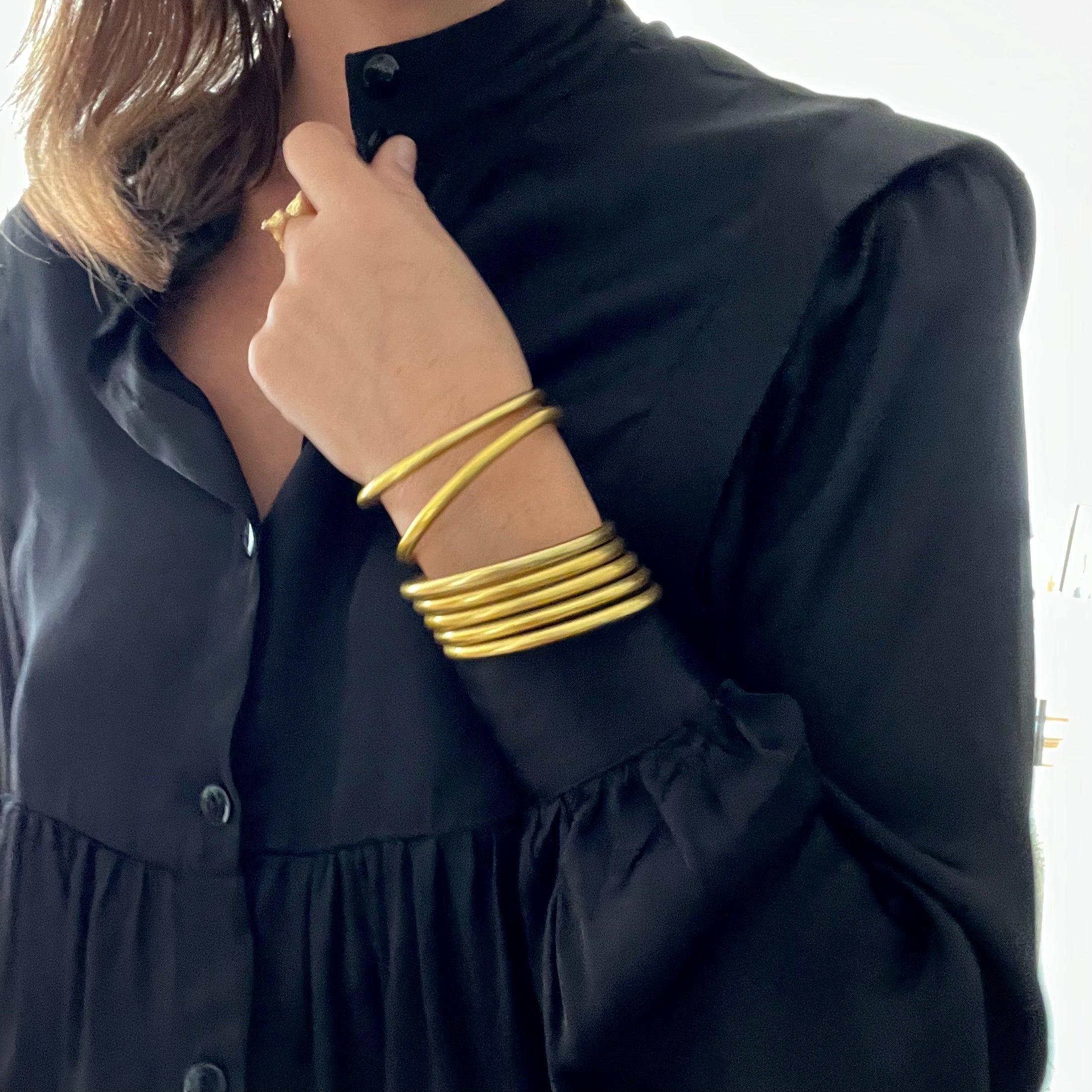 PANTRUCHE Chemises Blouse NINA noir blouse manches ballon en satin