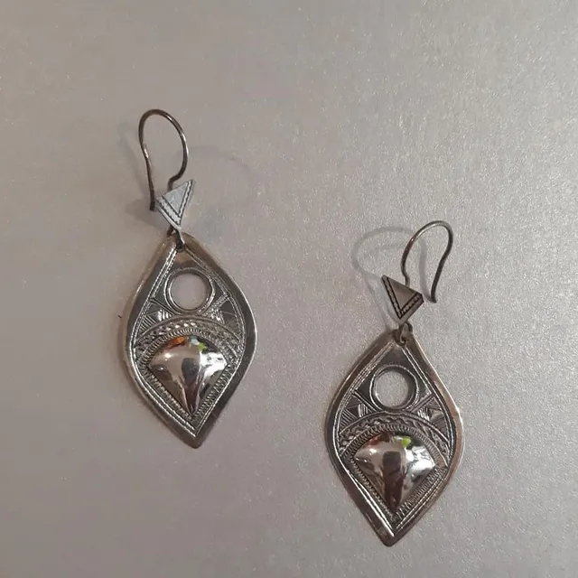 Boucles d’oreilles feuilles touareg en argent ciselé