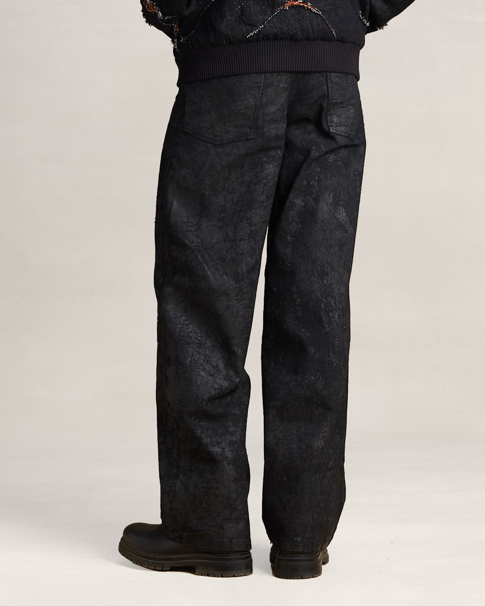 COUNTRYMADE Trousers CORRODE TAR PANTS pantalon en denim effet goudron