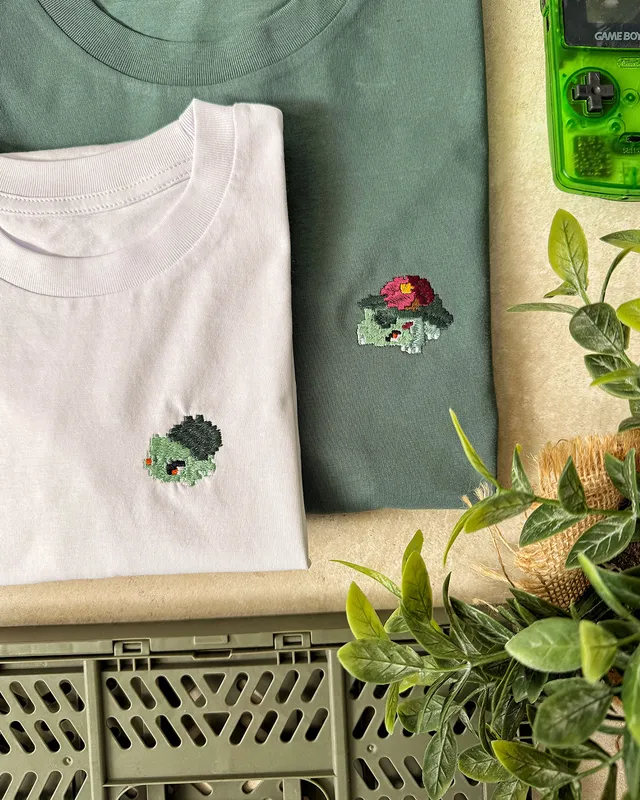 Juste Un T-shirt T-shirts Brodés Papa Bulbizarre coffret t-shirts adulte et enfant