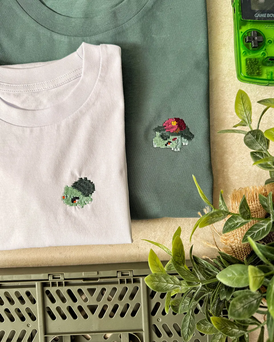 Juste Un T-shirt T-shirts Brodés Papa Bulbizarre coffret t-shirts adulte et enfant