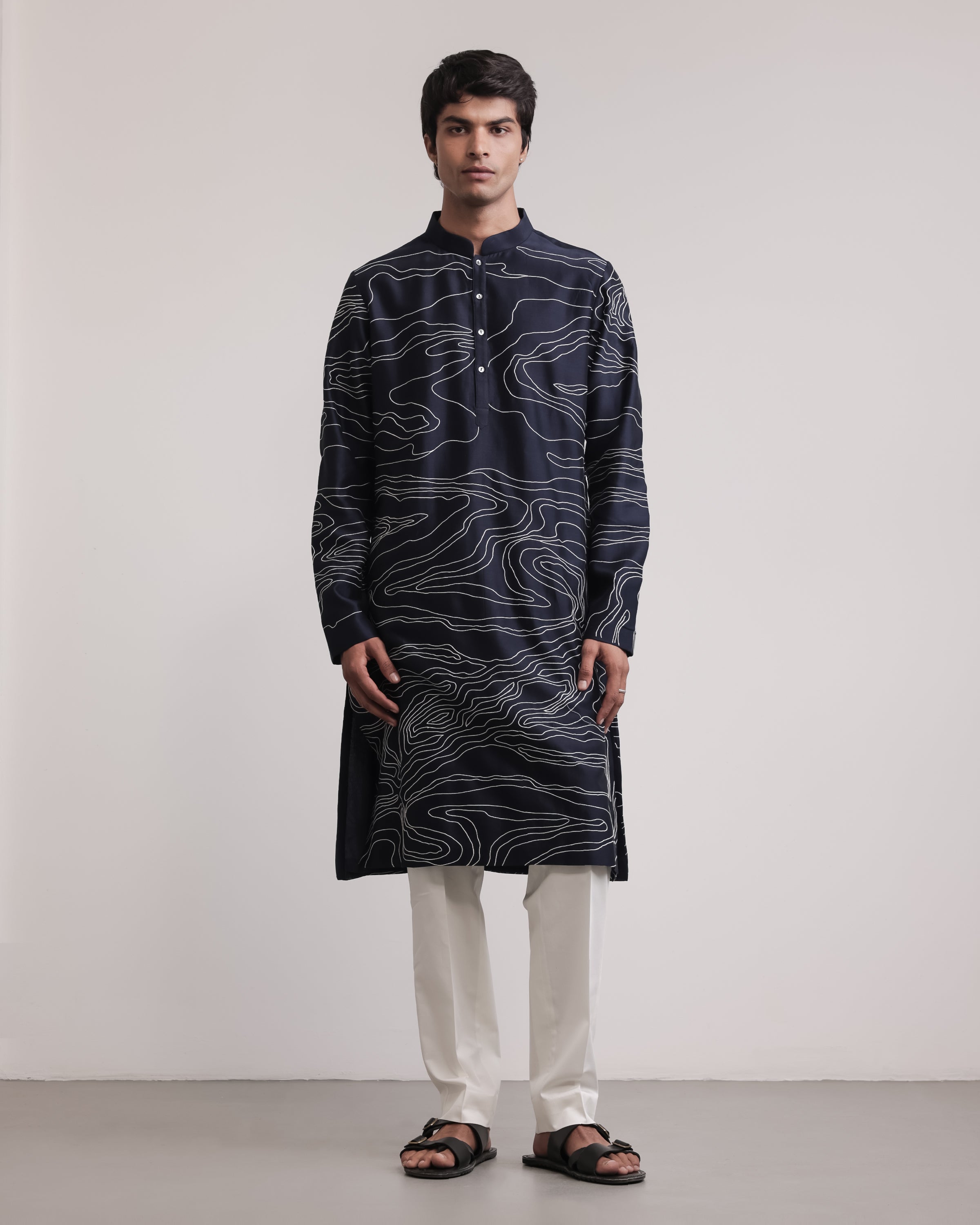 COUNTRYMADE Kurtas Pathway Outline Kurta Set ensemble kurta brodé sur commande