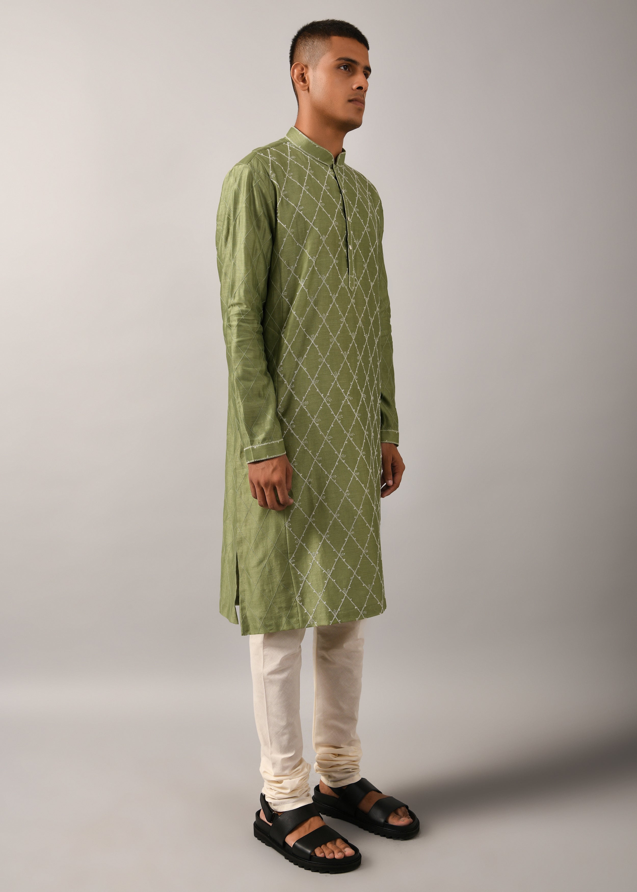 COUNTRYMADE Kurtas Diamond Pattern Hand Embroidered Kurta Set ensemble kurta vert sauge