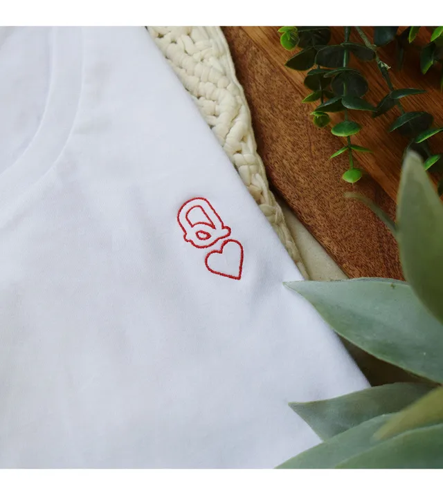 Juste Un T-shirt T-shirts Brodés Reine de Coeur t-shirt brodé femme coton bio
