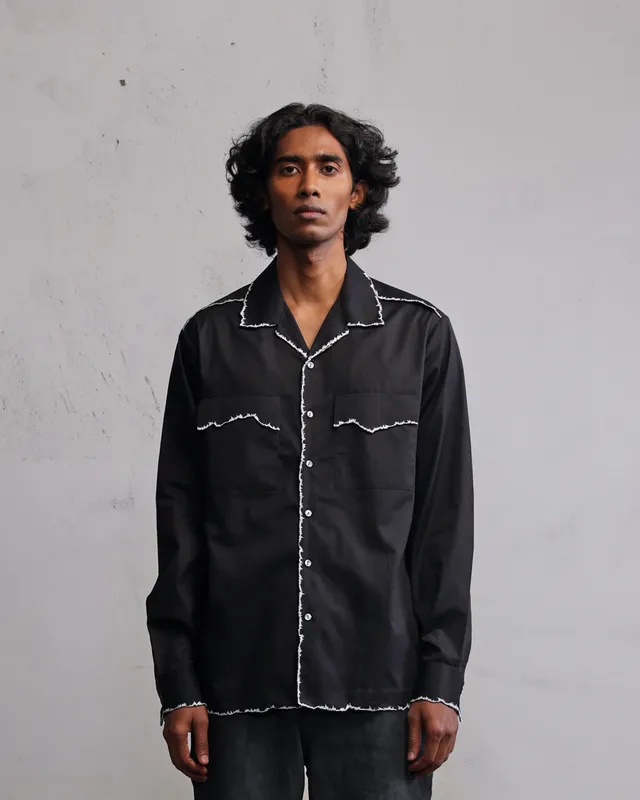 COUNTRYMADE Shirts Fractured line flap shirt chemise noire brodée en coton sergé