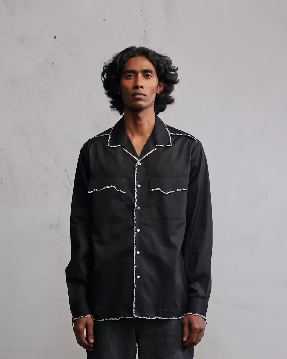 COUNTRYMADE Shirts Fractured line flap shirt chemise noire brodée en coton sergé