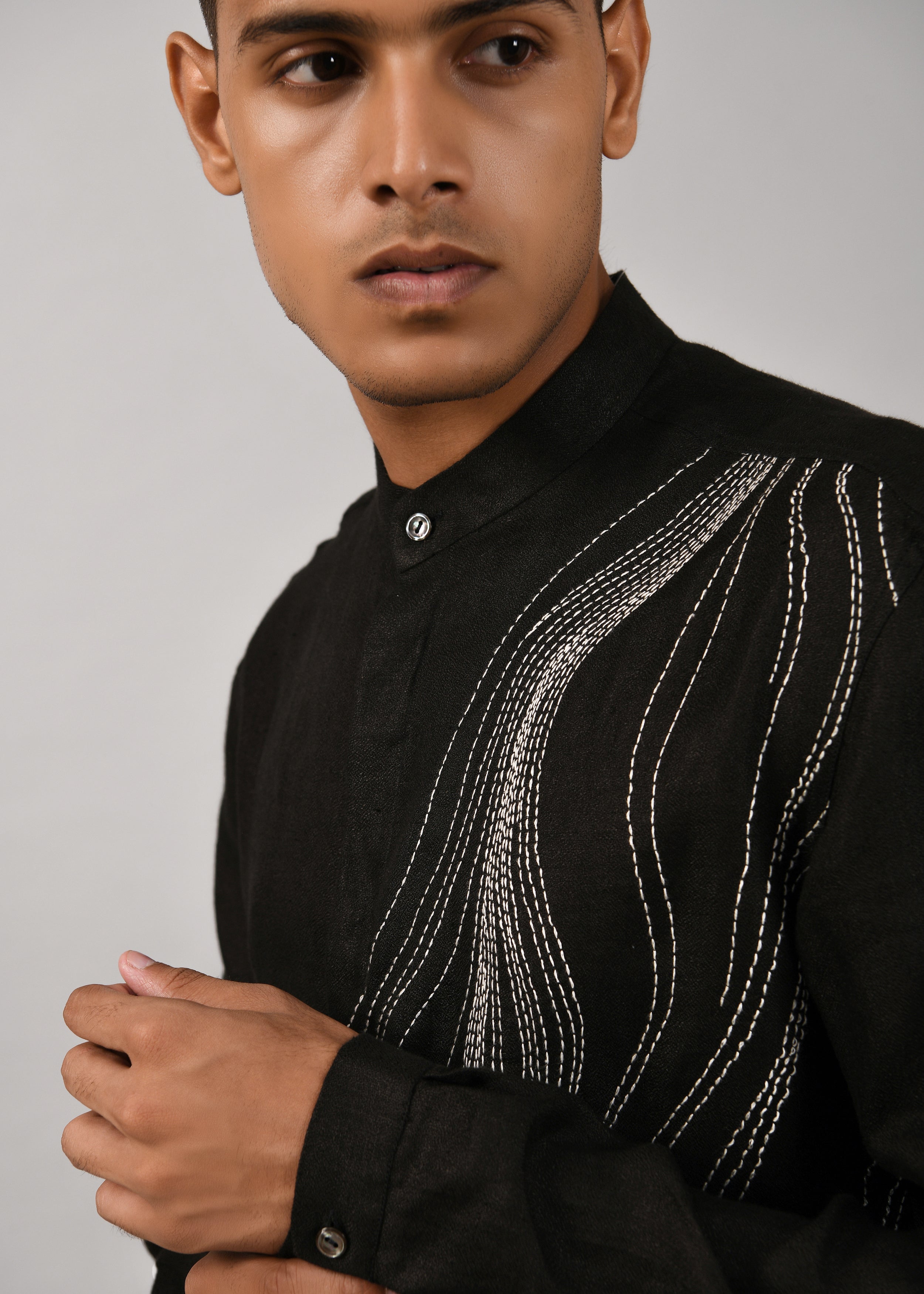 COUNTRYMADE Shirts Horizon Shirt chemise noire en lin brodée