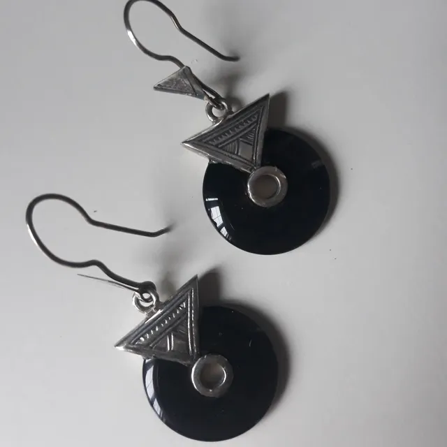 Sourire Multicolore Boucles d'oreilles touarègues rond onyx argent