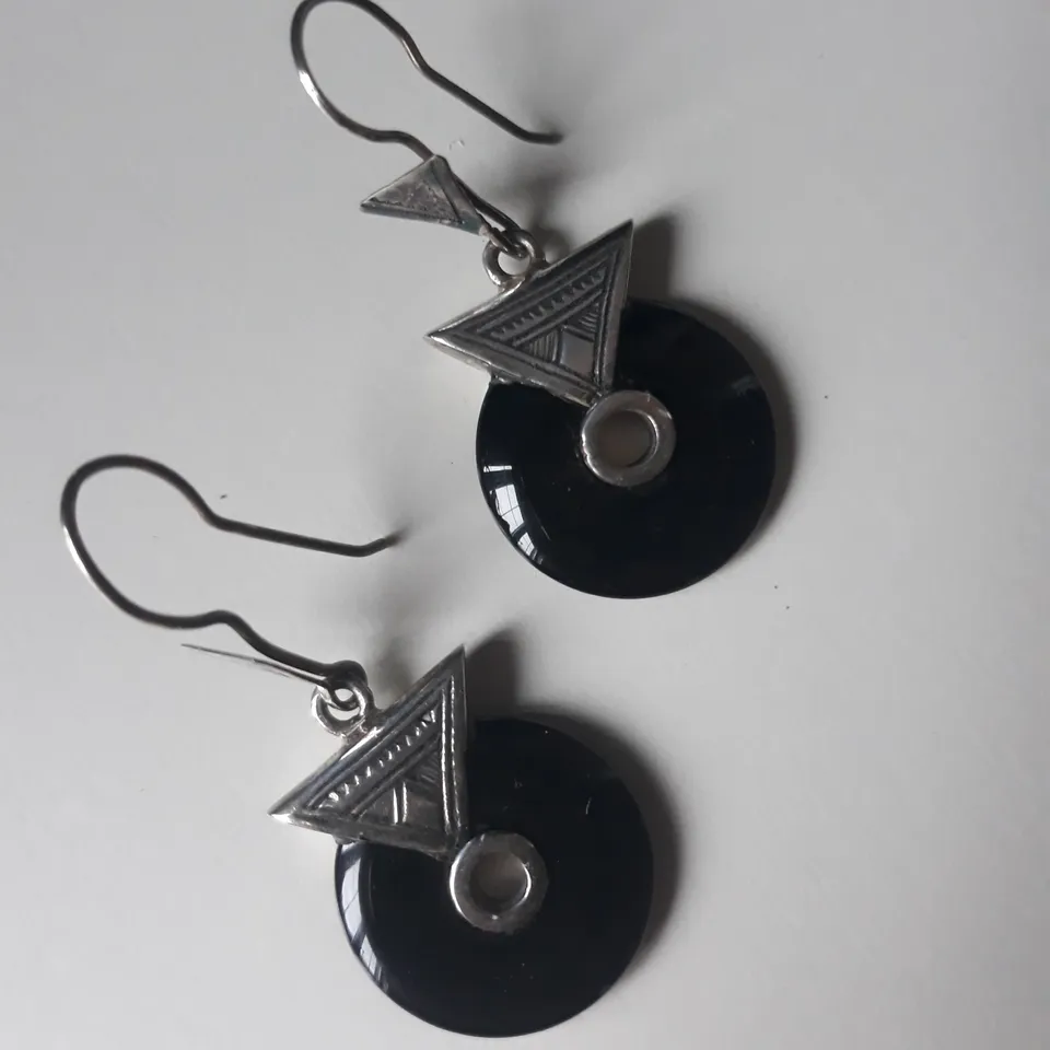 Sourire Multicolore Boucles d'oreilles touarègues rond onyx argent