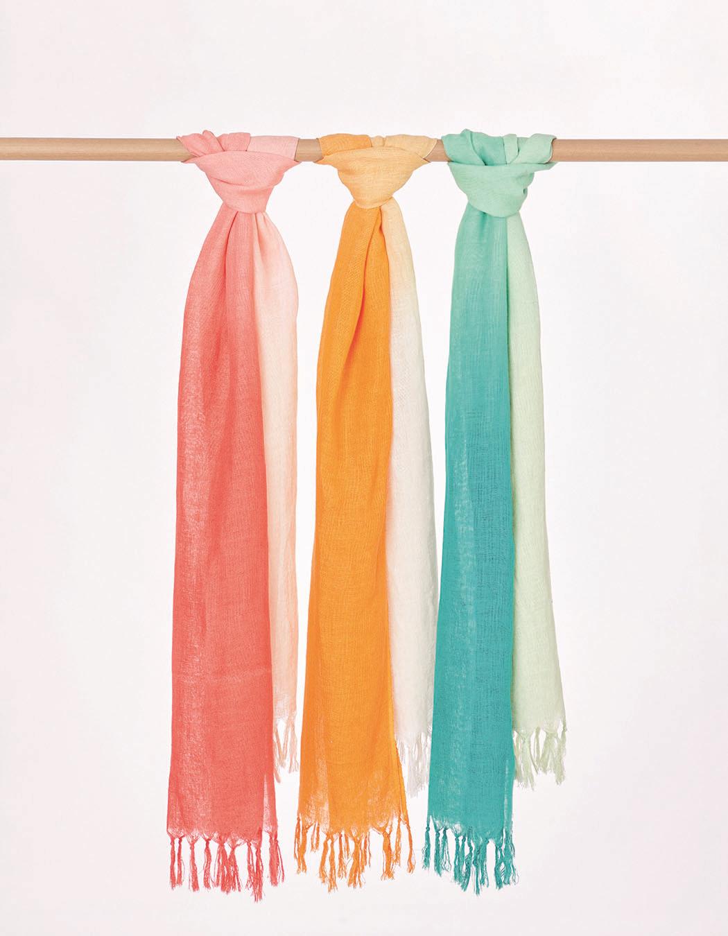 Sourire Multicolore Foulards et Echarpes Foulard Hugo tie and dye en lin rose orange turquoise