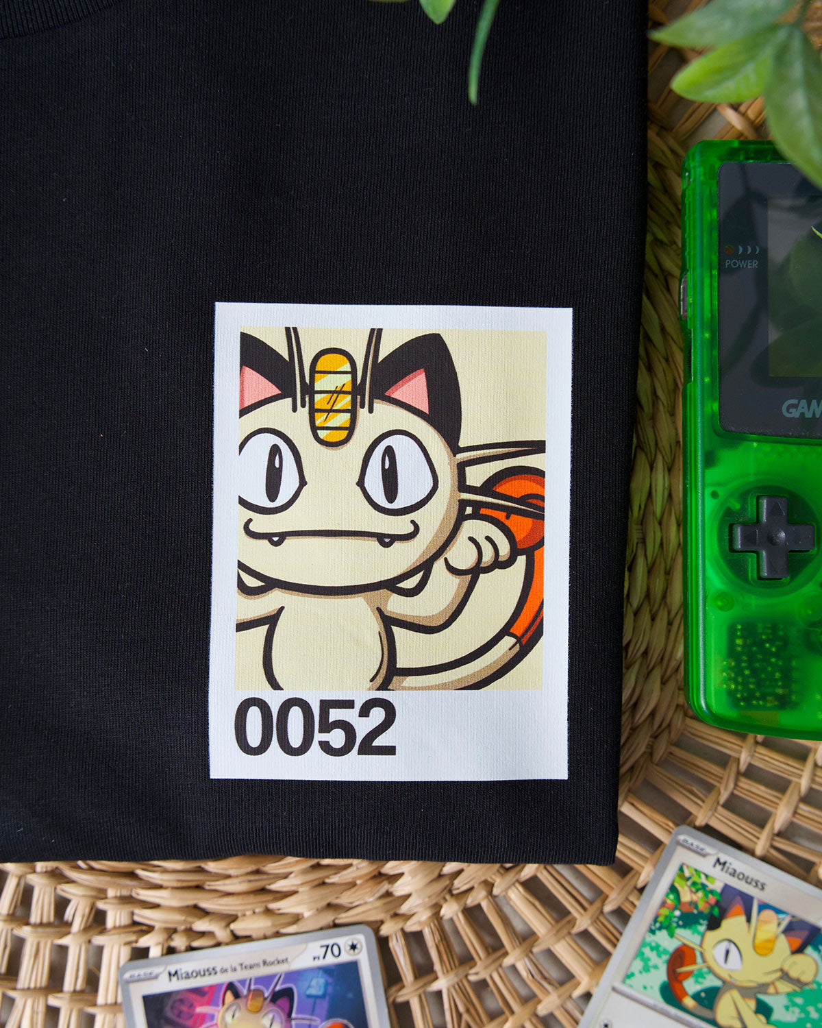 Juste Un T-shirt T-shirts Brodés 0052 Miaouss t-shirt Pokémon coton bio tailles et couleurs au choix