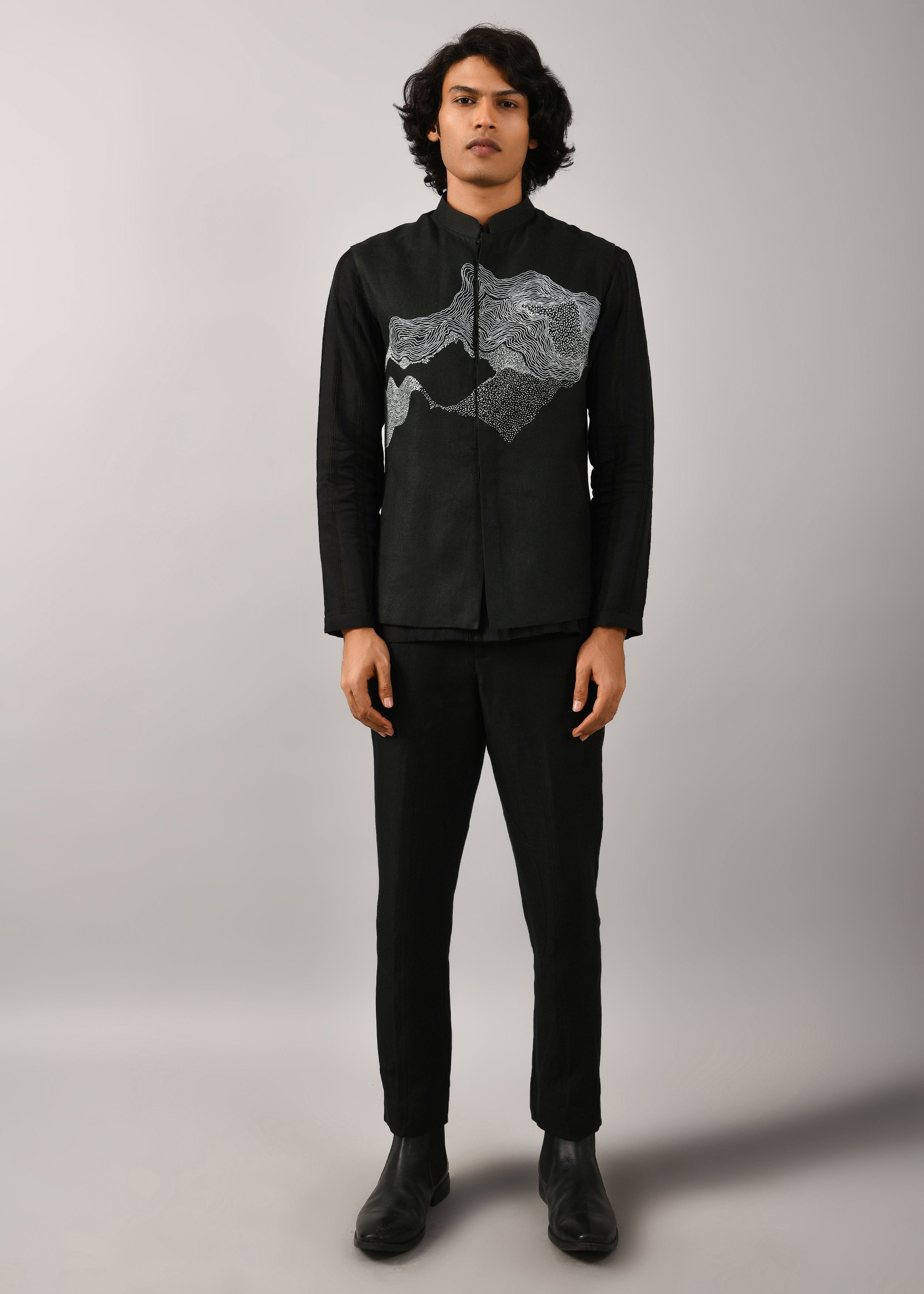 COUNTRYMADE Nehru Jackets Cloud Embroidered Bundi veste sans manches noire en lin
