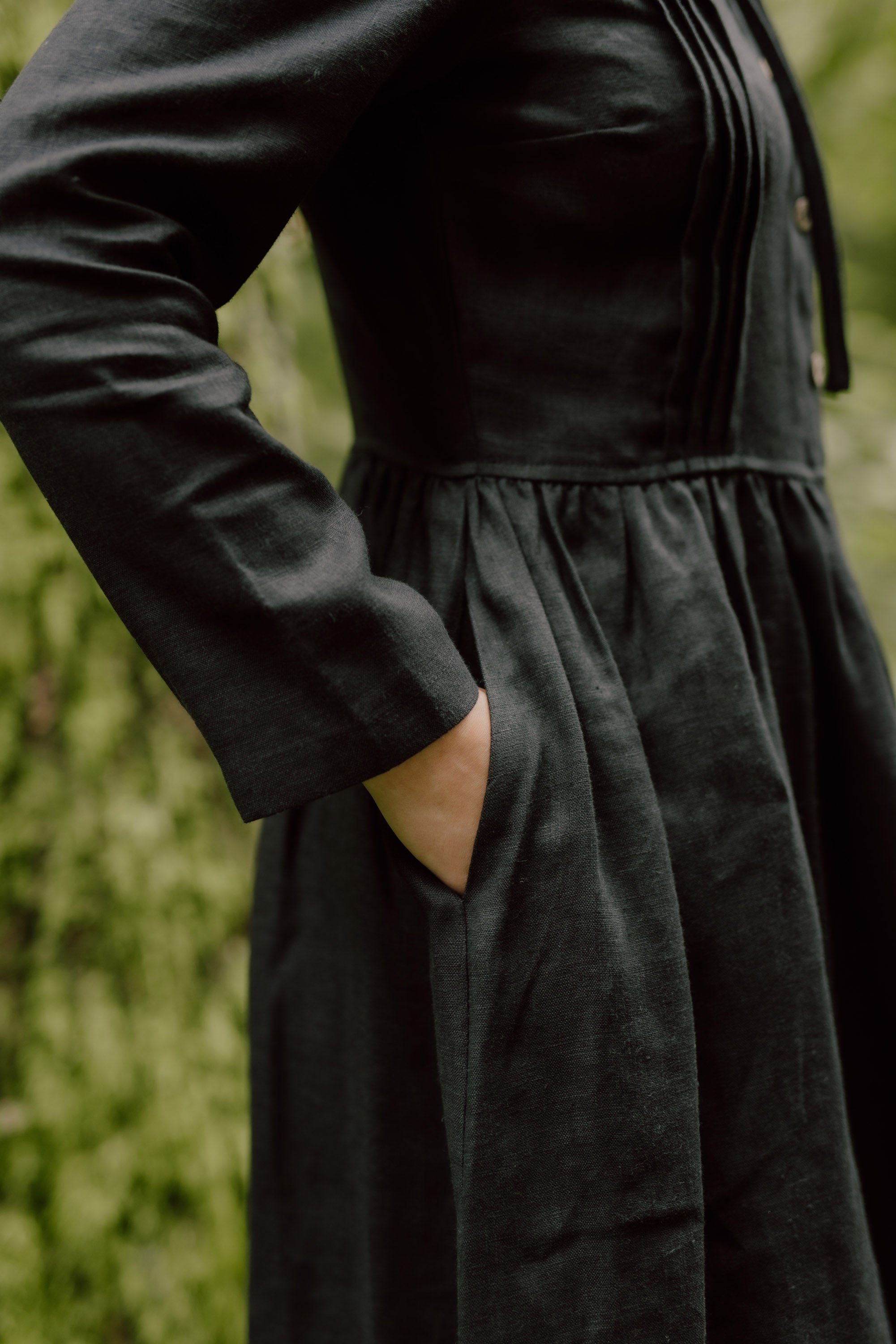 Laumė linen Linen Dresses Greta robe en lin vert forêt à manches longues