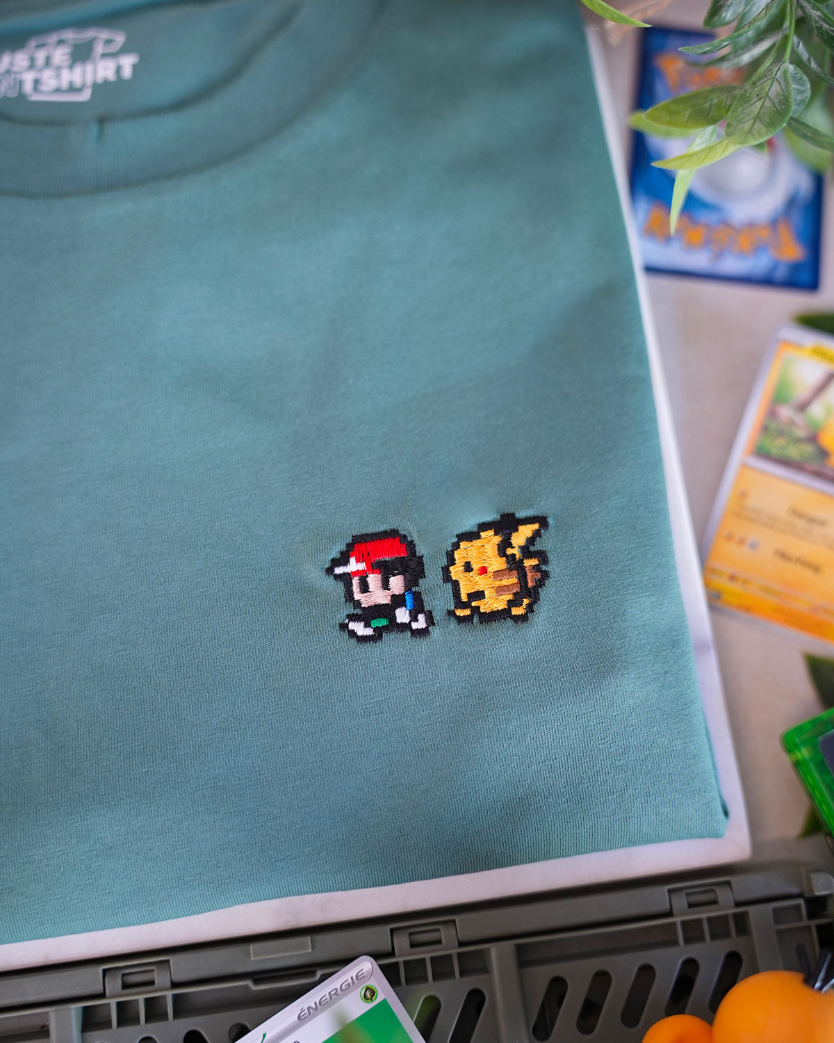 Juste Un T-shirt T-shirts Brodés Sacha Pikachu T-shirt XL Mandarine brodé