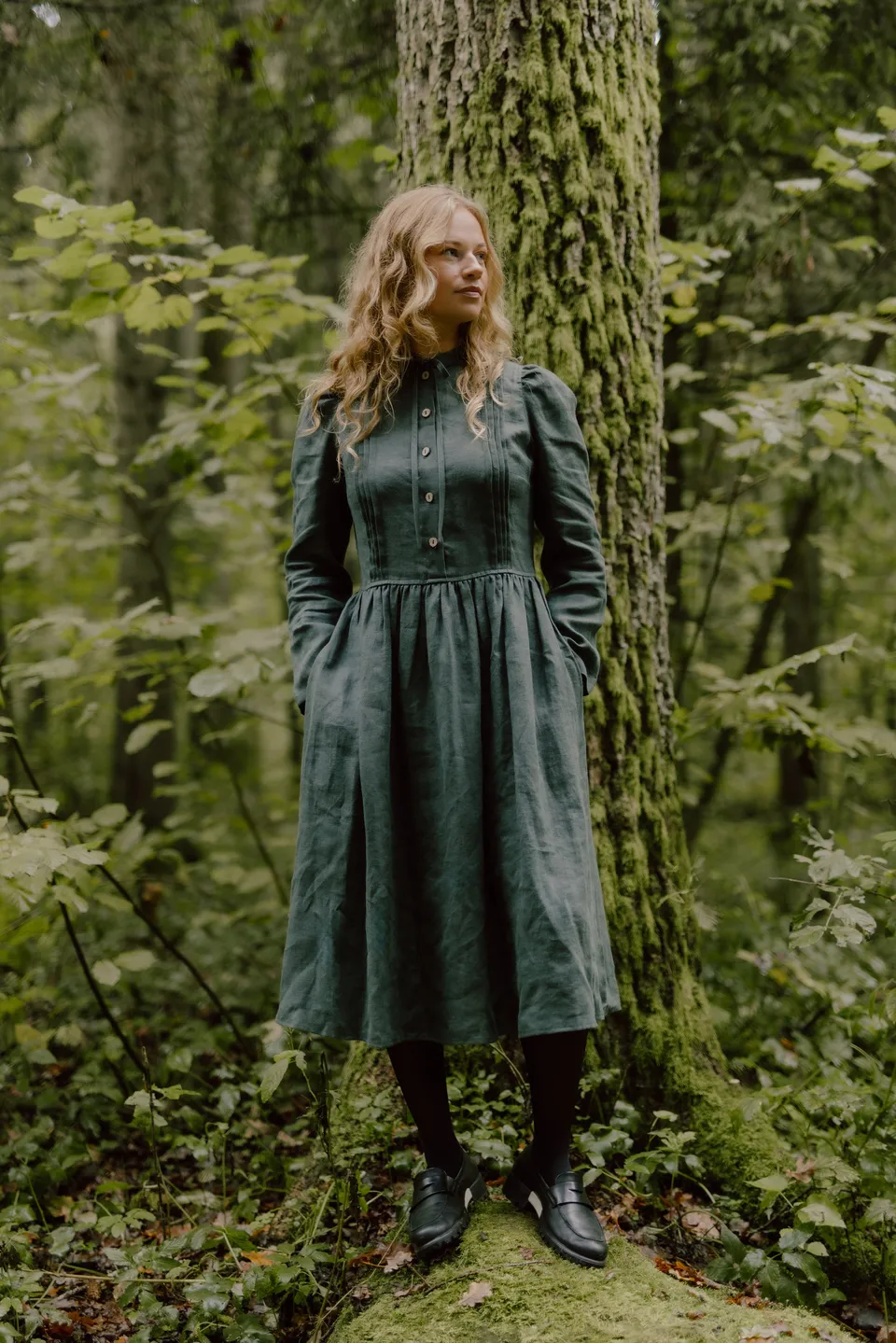 Laumė linen Linen Dresses Greta robe en lin vert forêt à manches longues